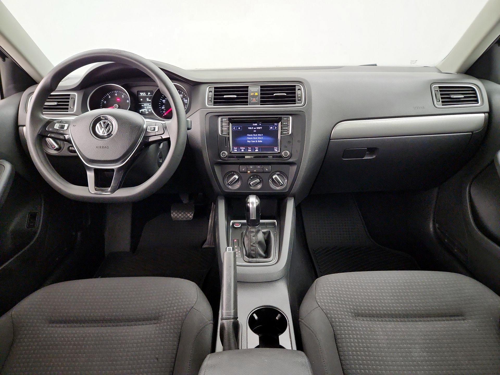 Thumbnail: 2016 Volkswagen Jetta - 9