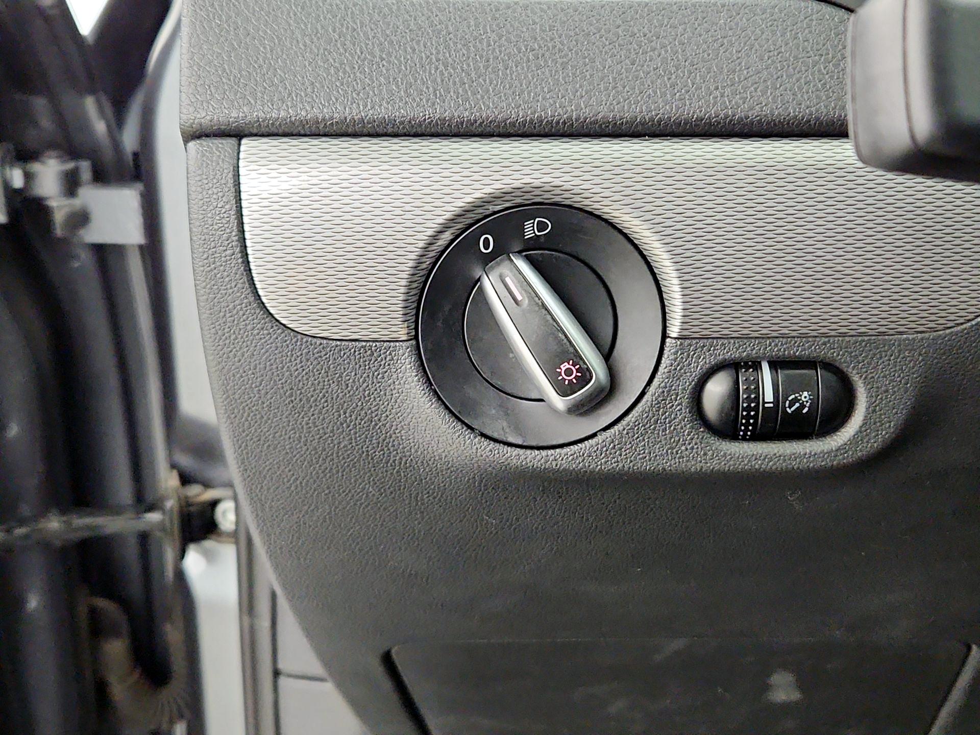 Thumbnail: 2016 Volkswagen Jetta - 13