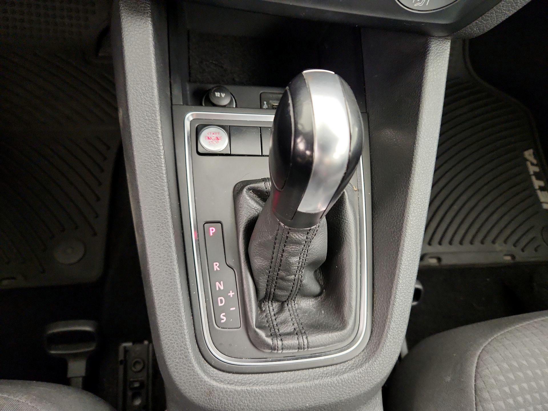 Thumbnail: 2016 Volkswagen Jetta - 17