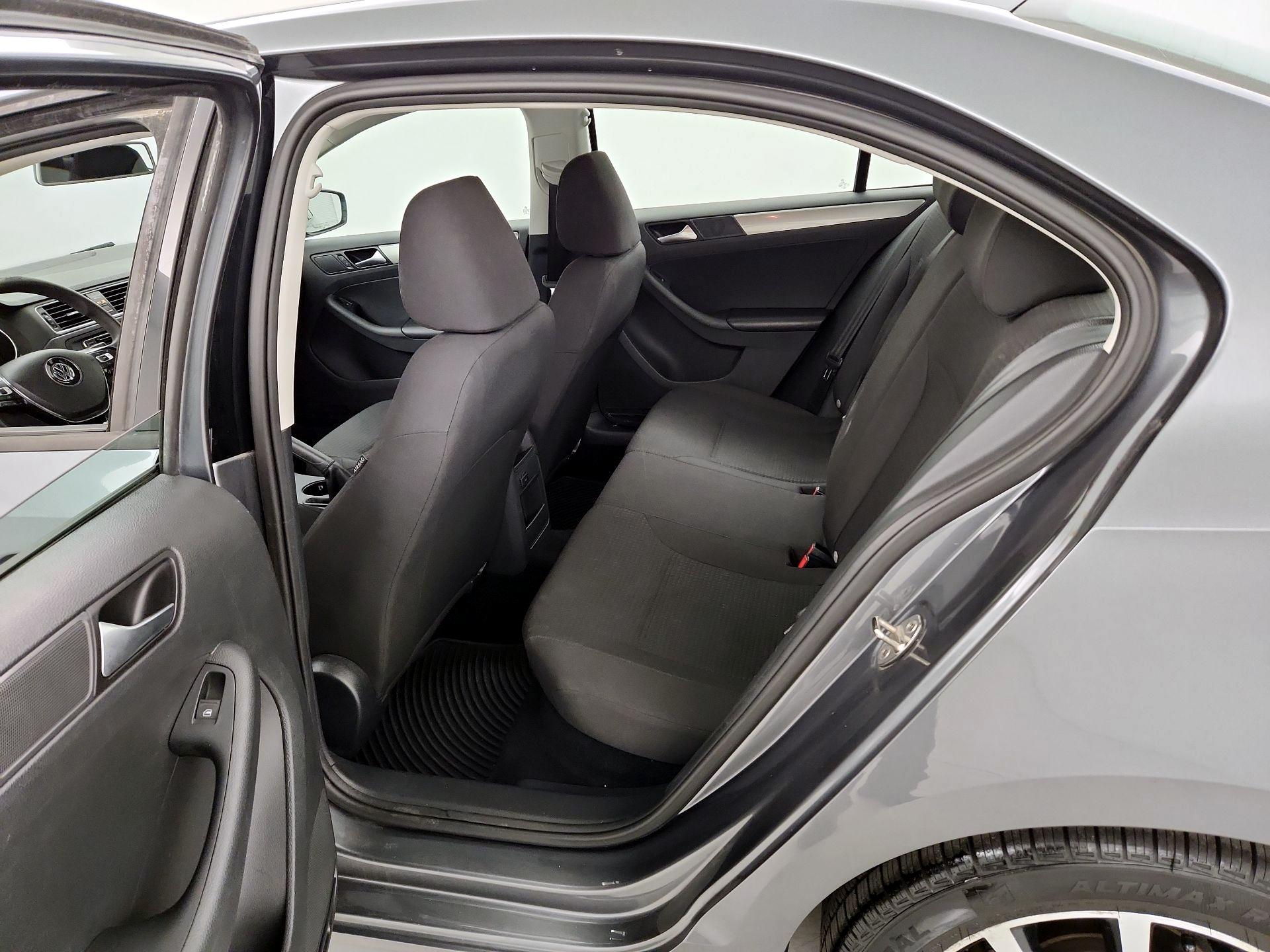 Thumbnail: 2016 Volkswagen Jetta - 19