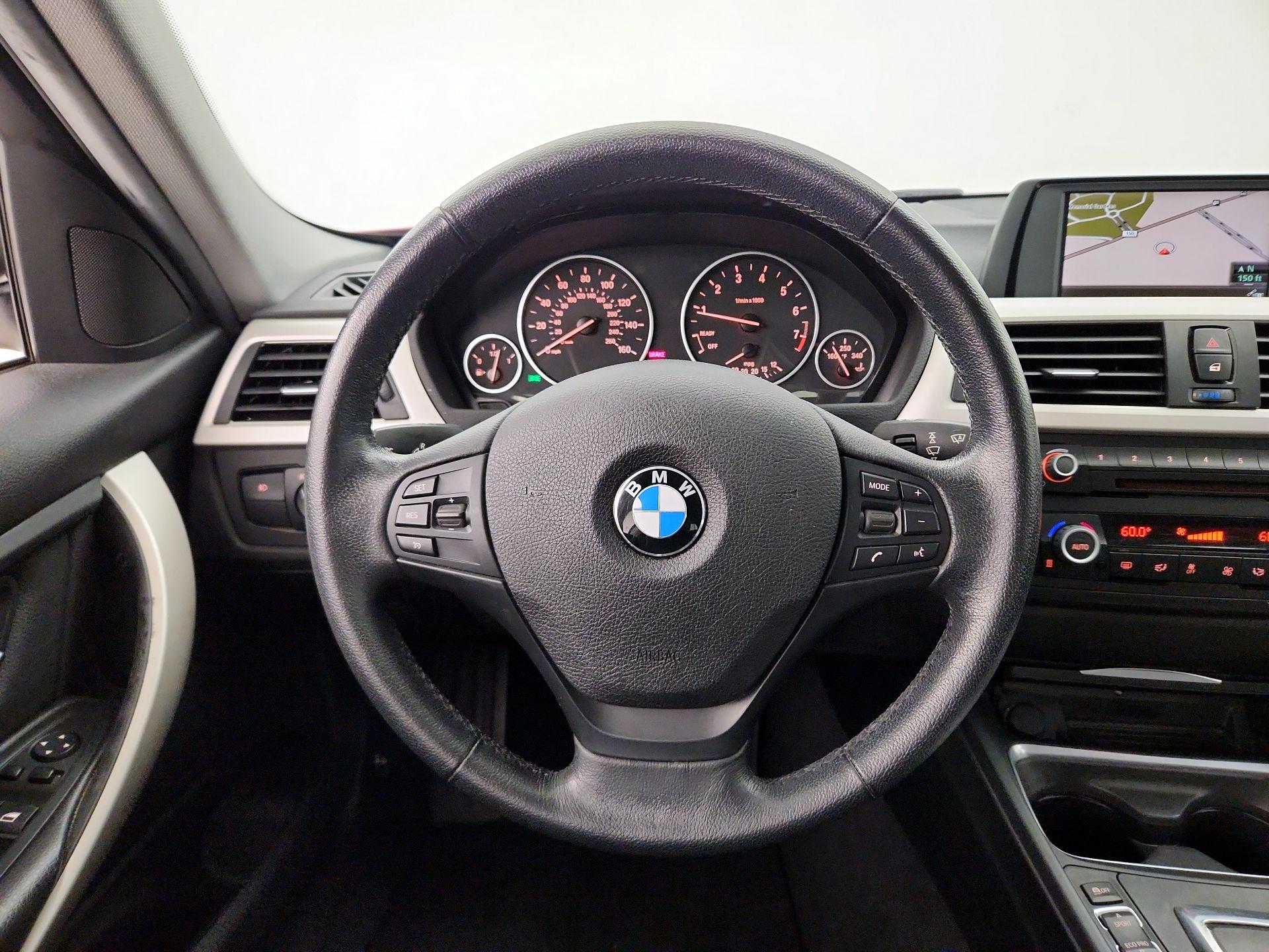 Thumbnail: 2015 BMW 3 Series - 10