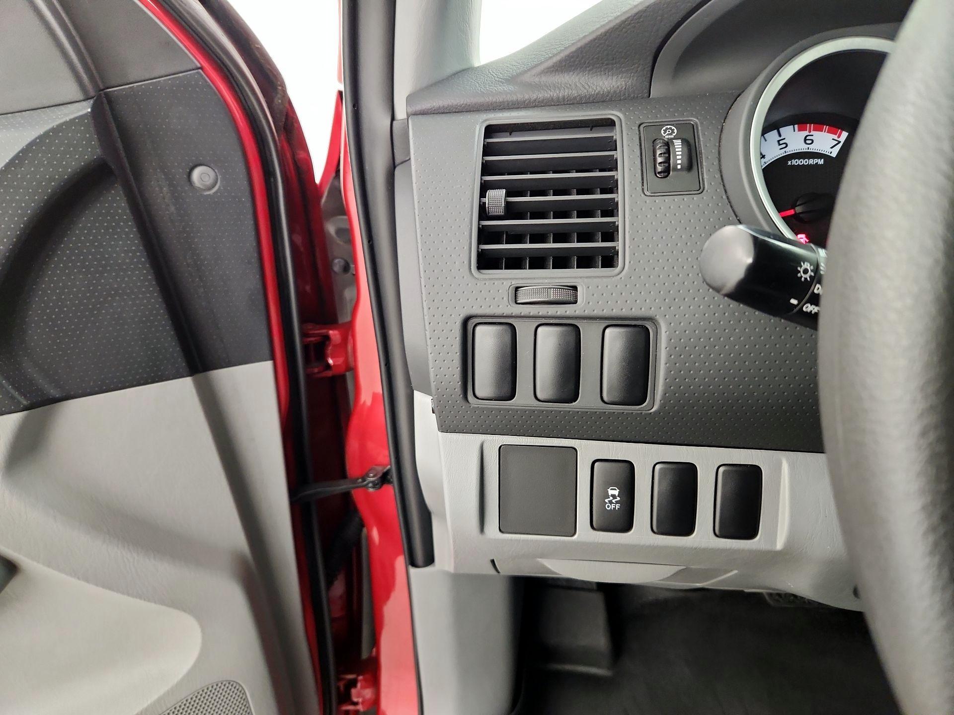Thumbnail: 2013 Toyota Tacoma - 13