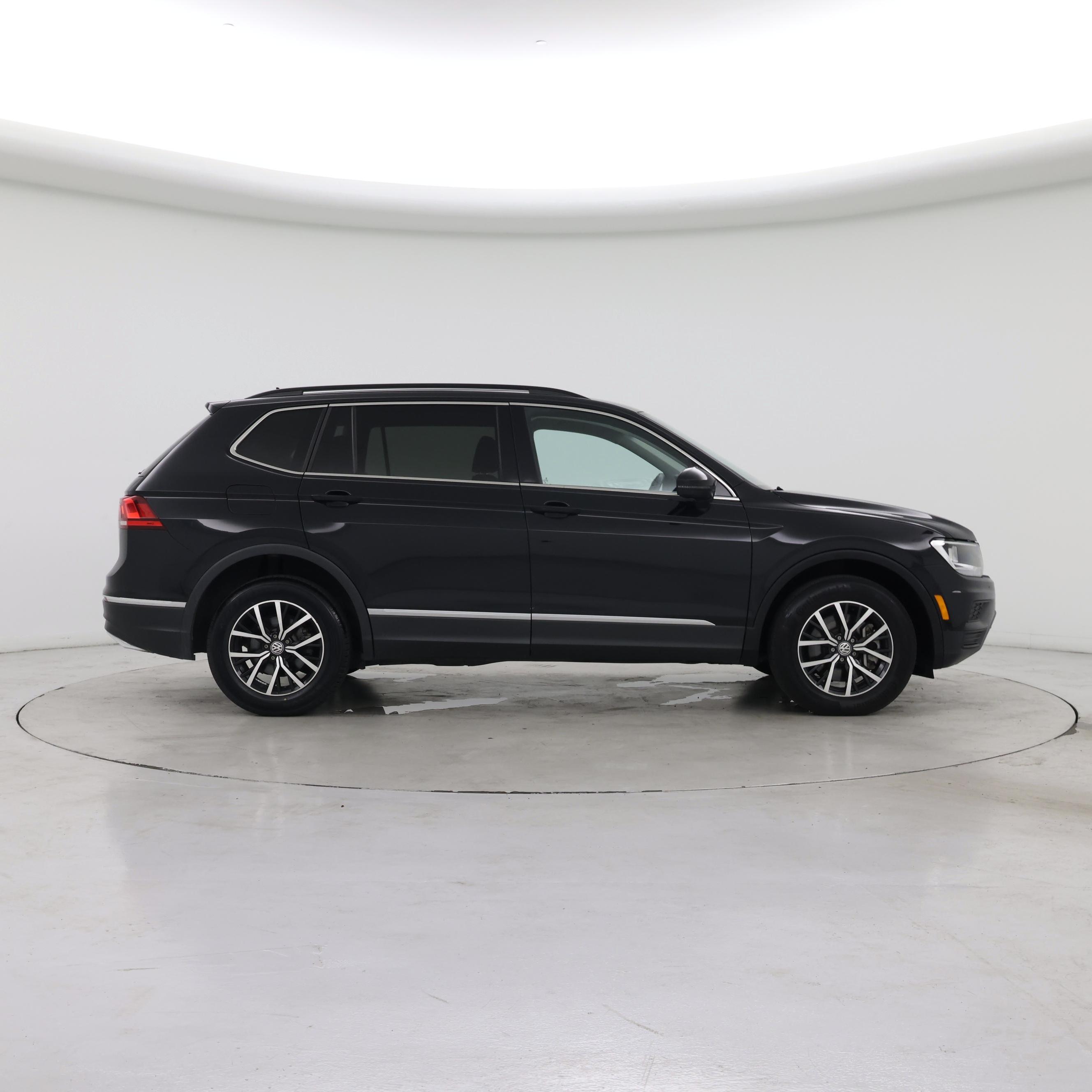 Thumbnail: 2021 Volkswagen Tiguan - 7