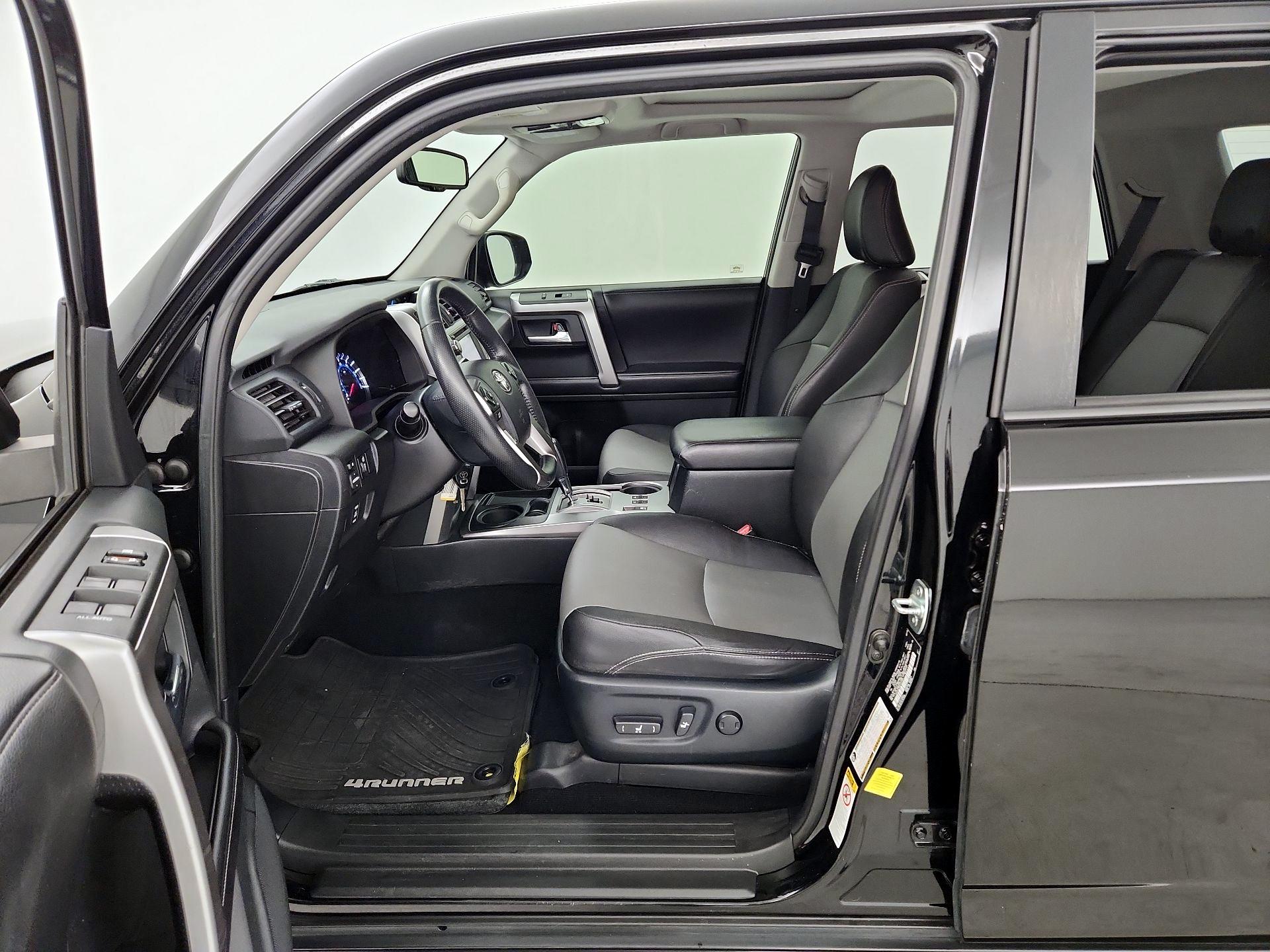 Thumbnail: 2015 Toyota 4Runner - 11