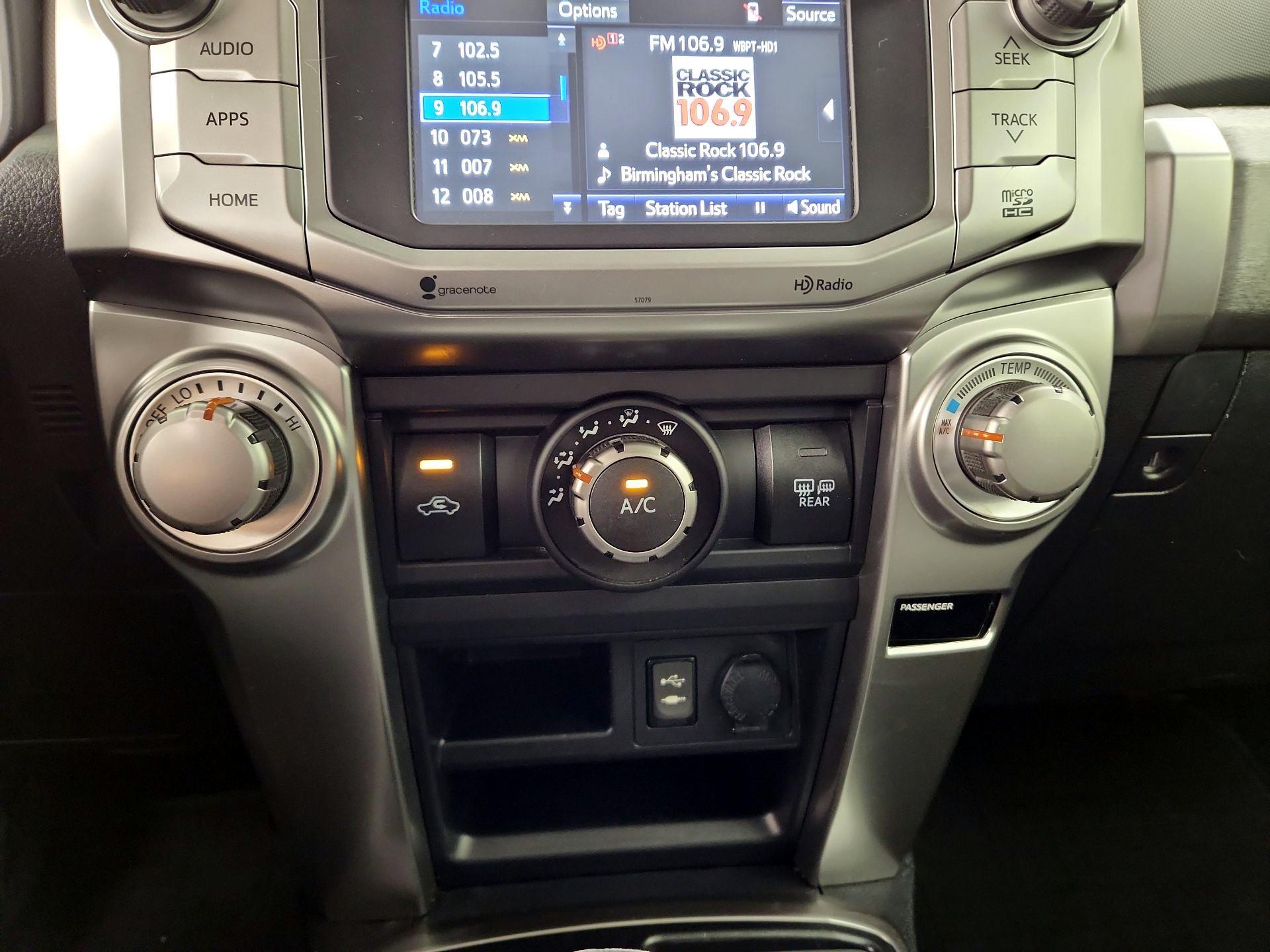 Thumbnail: 2015 Toyota 4Runner - 17