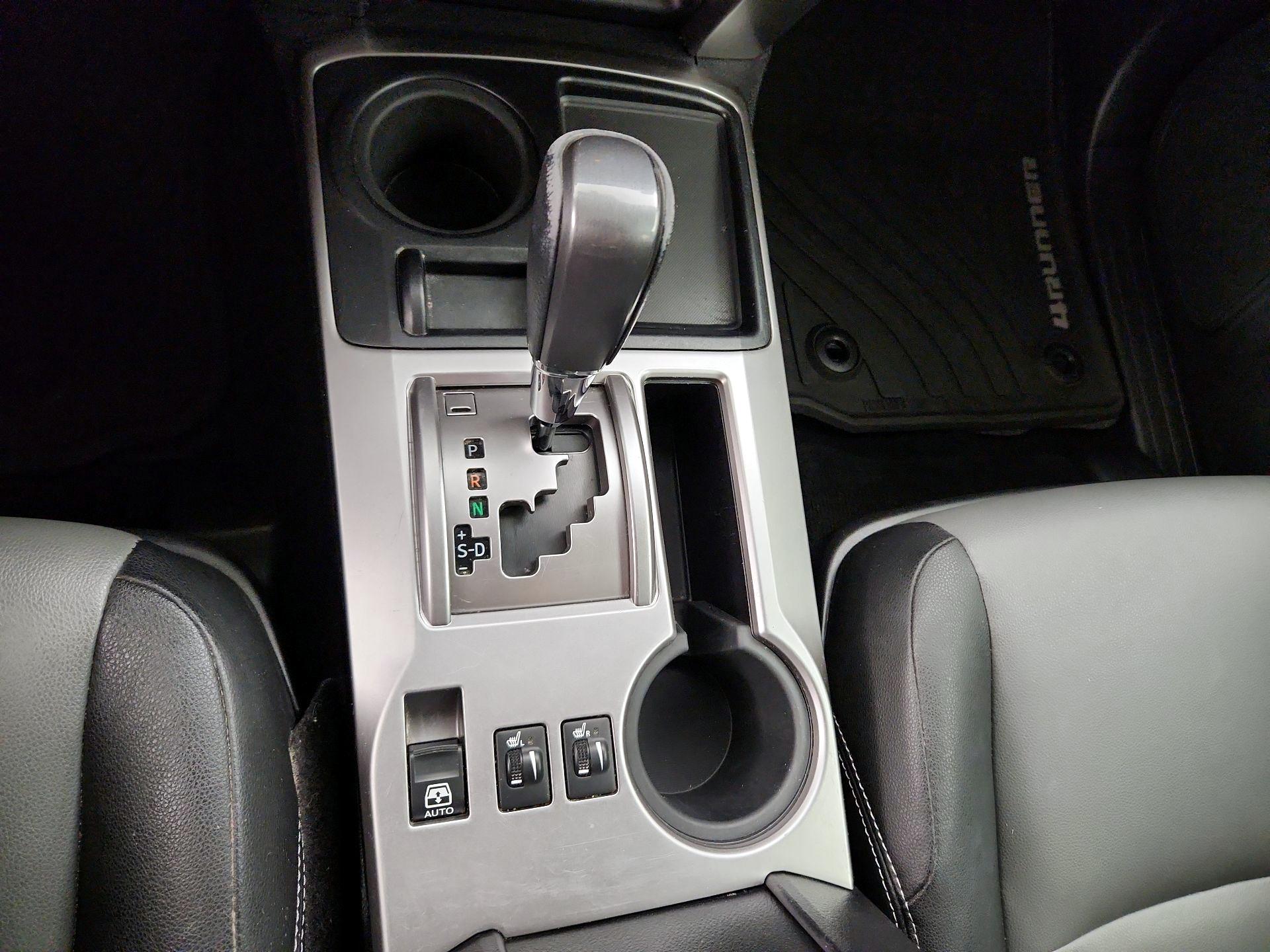 Thumbnail: 2015 Toyota 4Runner - 18