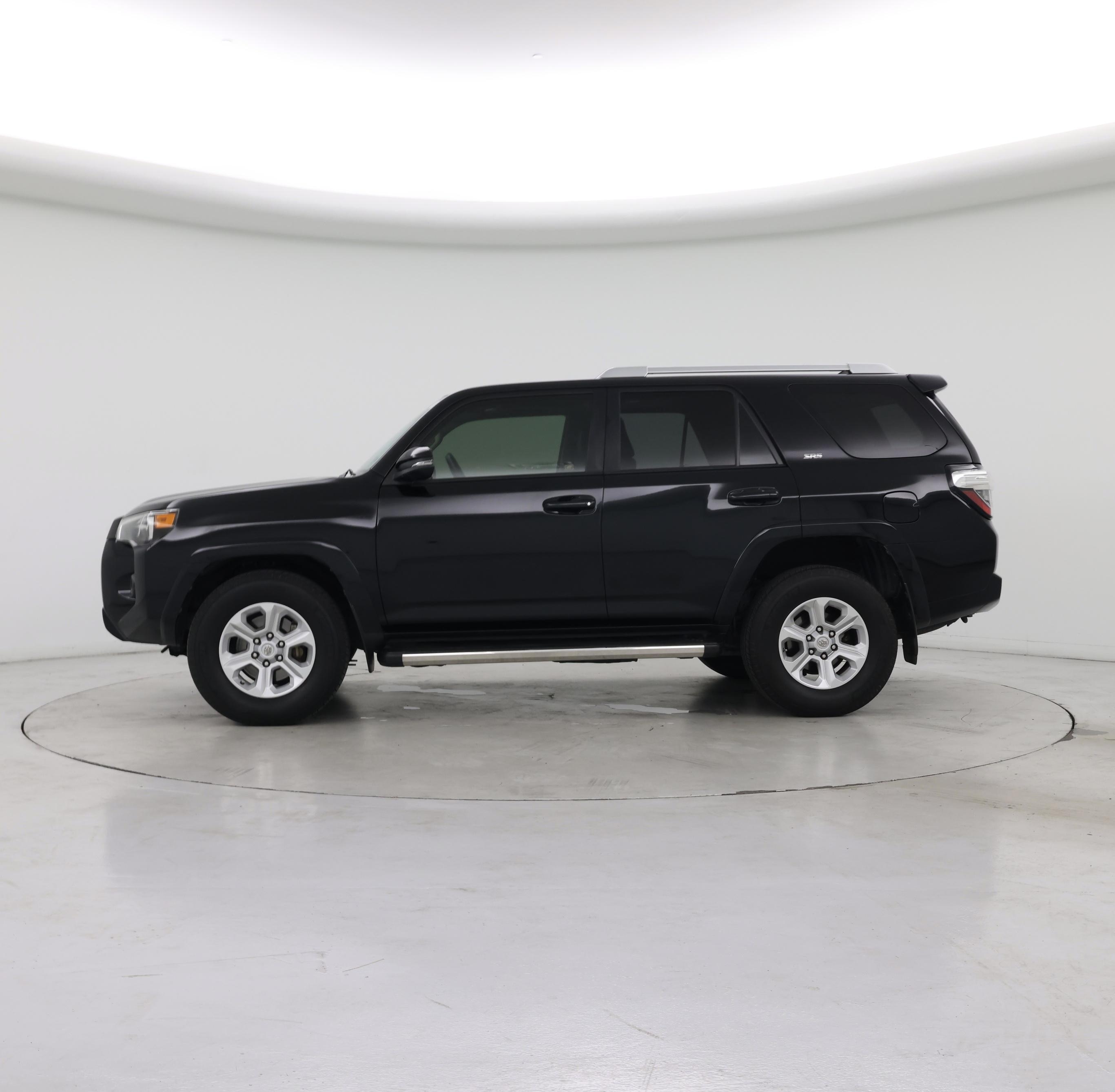 Thumbnail: 2015 Toyota 4Runner - 3