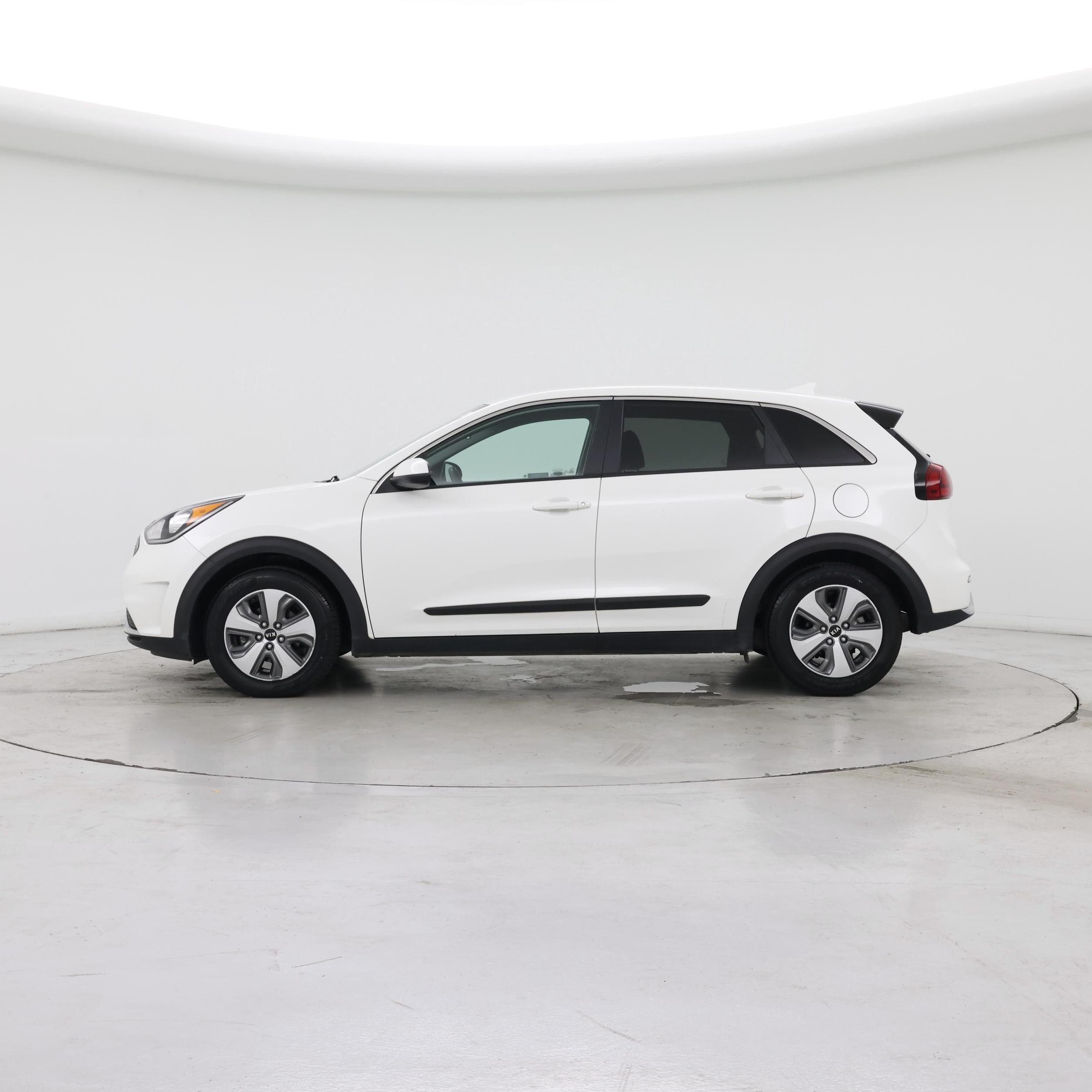 Thumbnail: 2019 Kia Niro - 3
