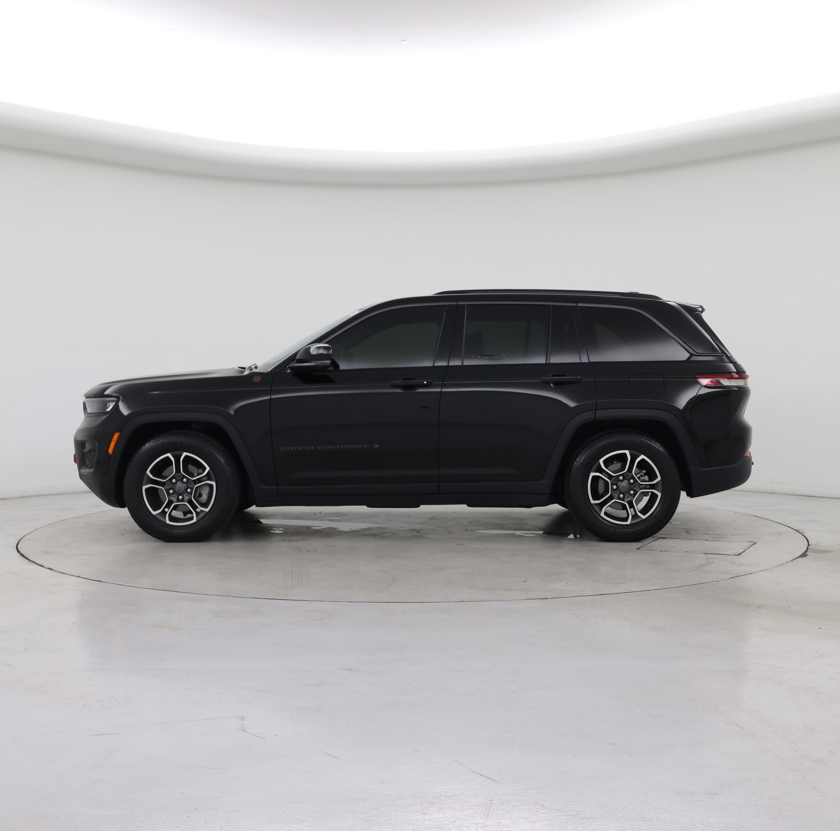 Thumbnail: 2022 Jeep Grand Cherokee - 3