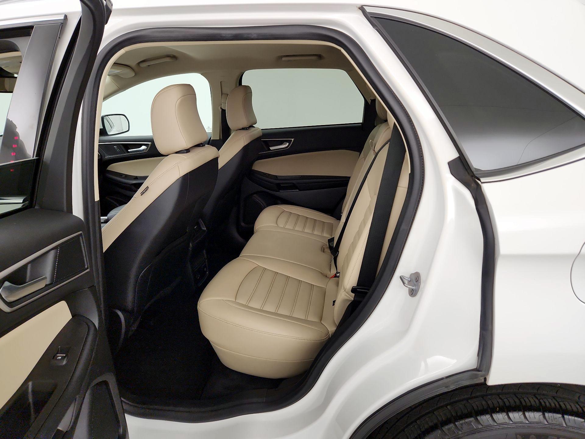 Thumbnail: 2022 Ford Edge - 19