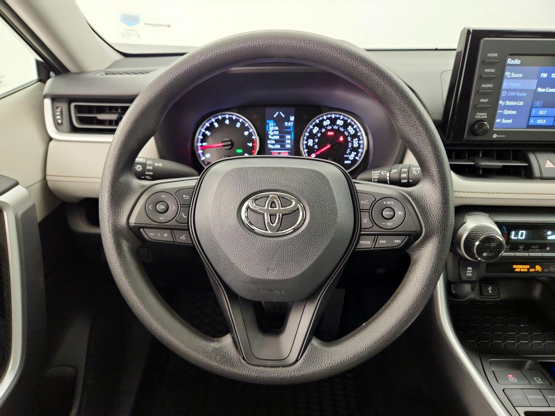 Thumbnail: 2022 Toyota RAV4 - 10