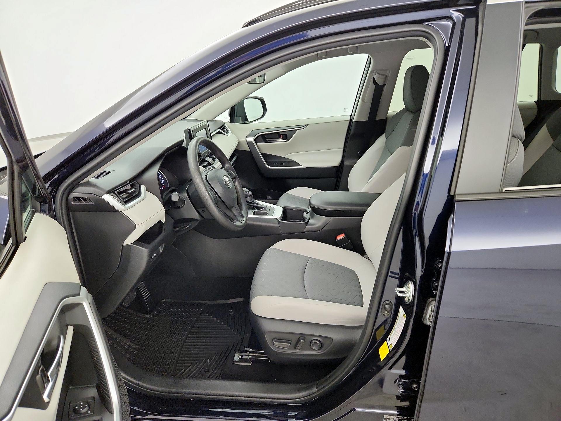Thumbnail: 2022 Toyota RAV4 - 11