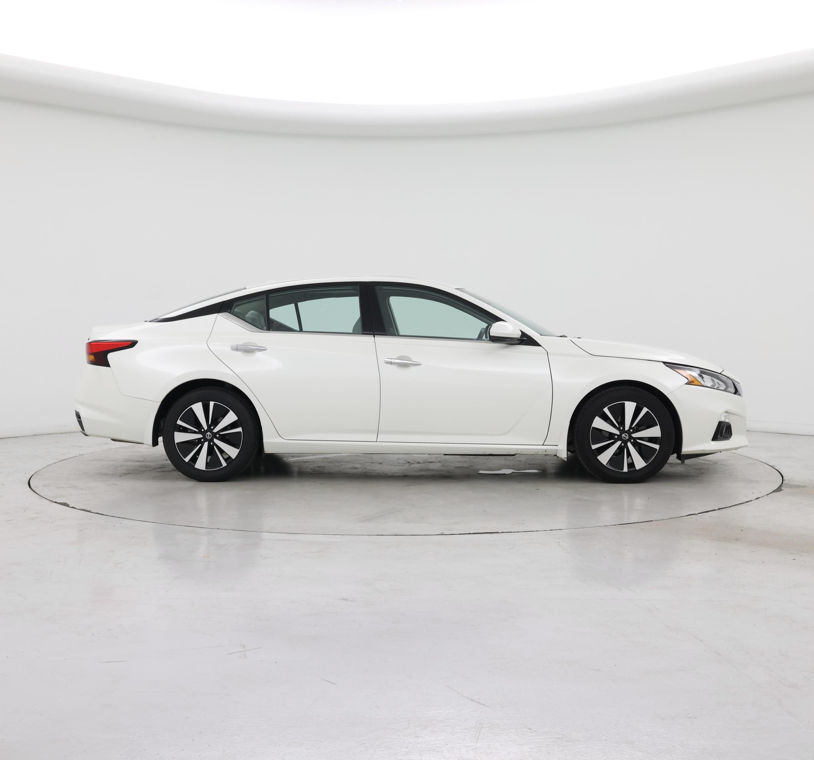 Thumbnail: 2020 Nissan Altima - 7