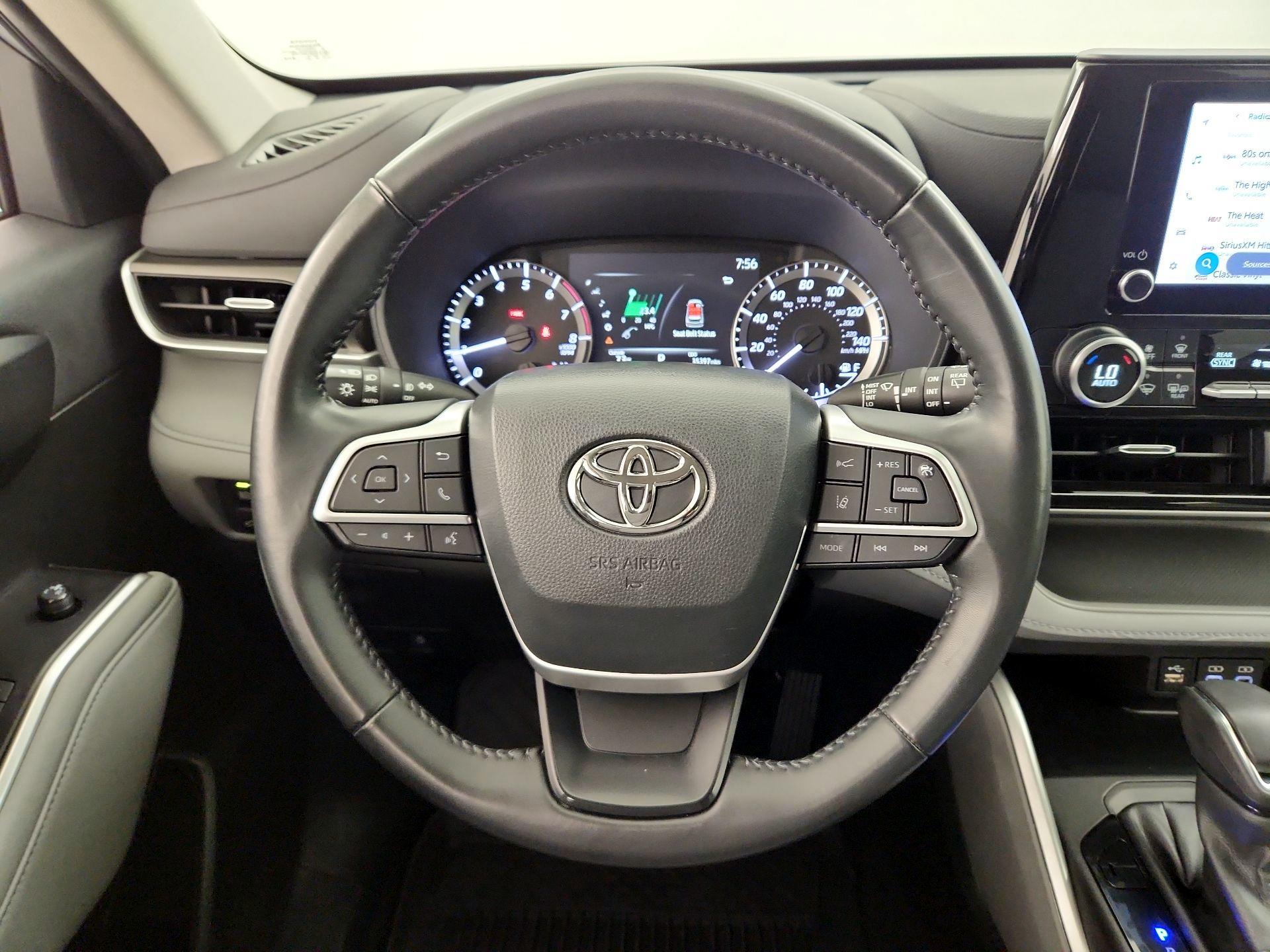 Thumbnail: 2023 Toyota Highlander - 10