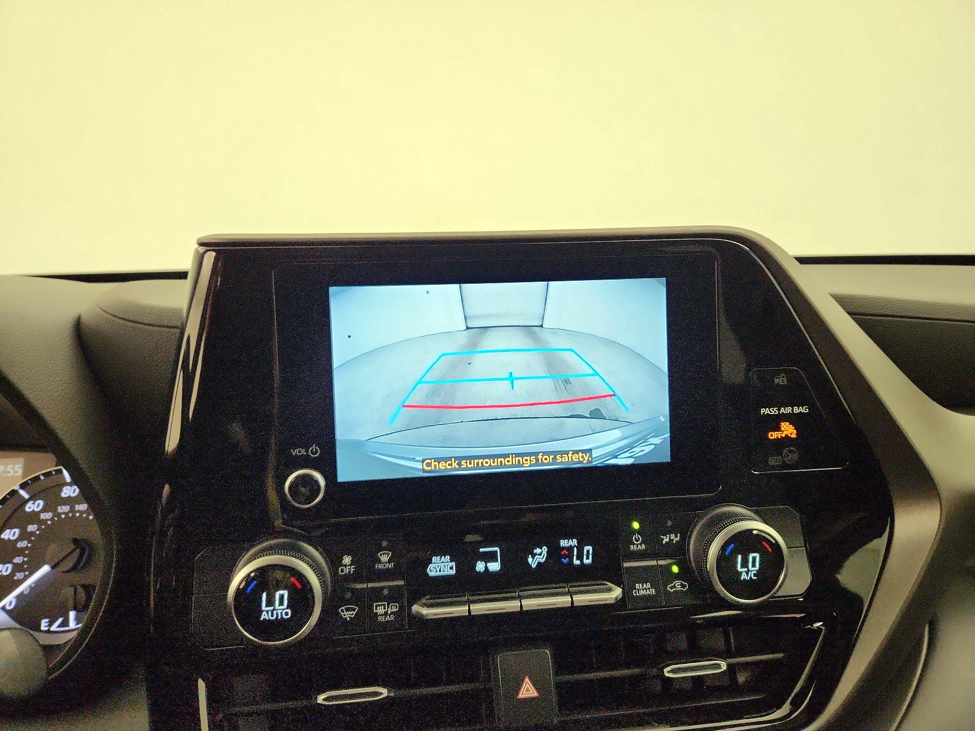 Thumbnail: 2023 Toyota Highlander - 14