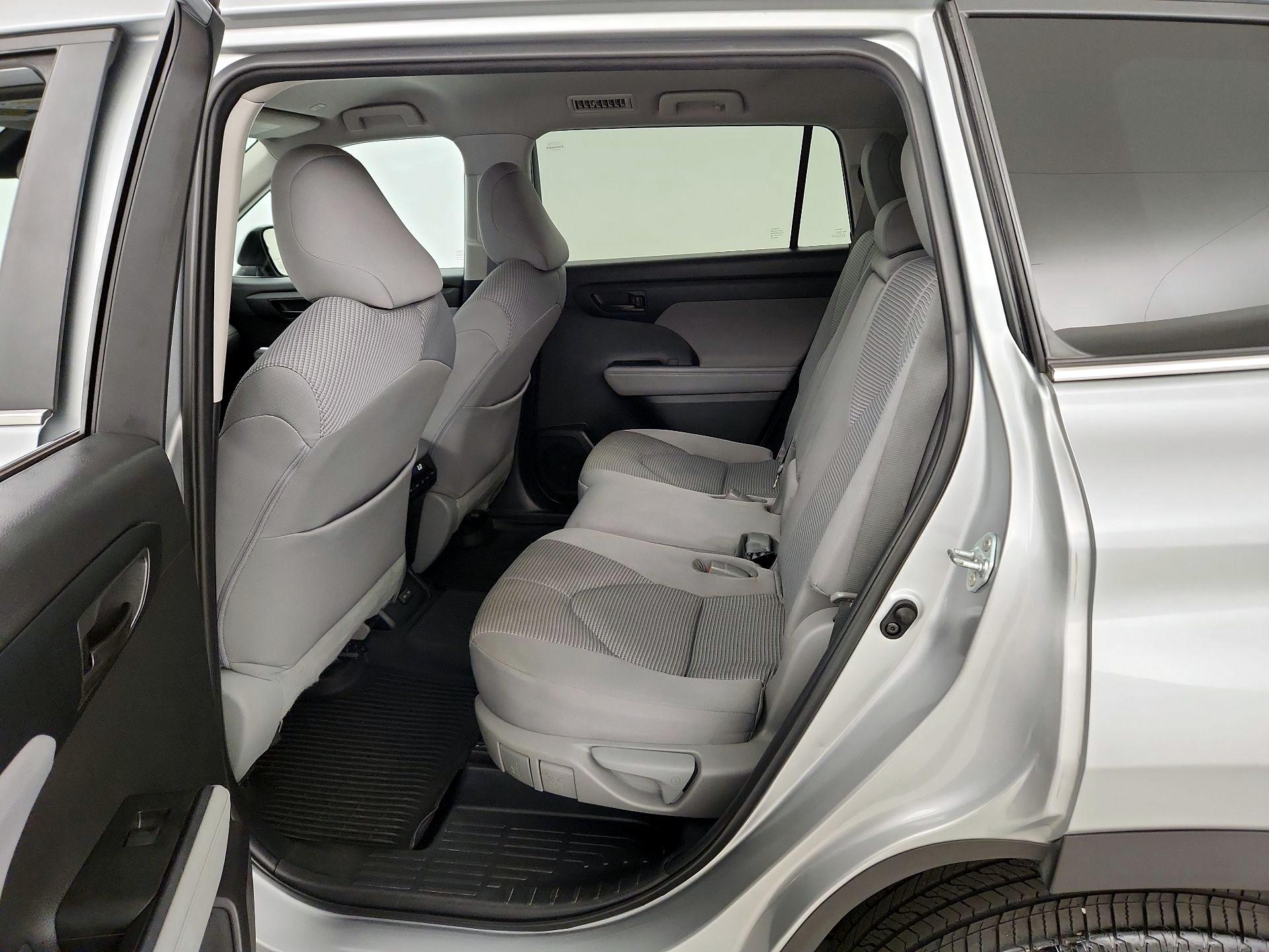 Thumbnail: 2023 Toyota Highlander - 19
