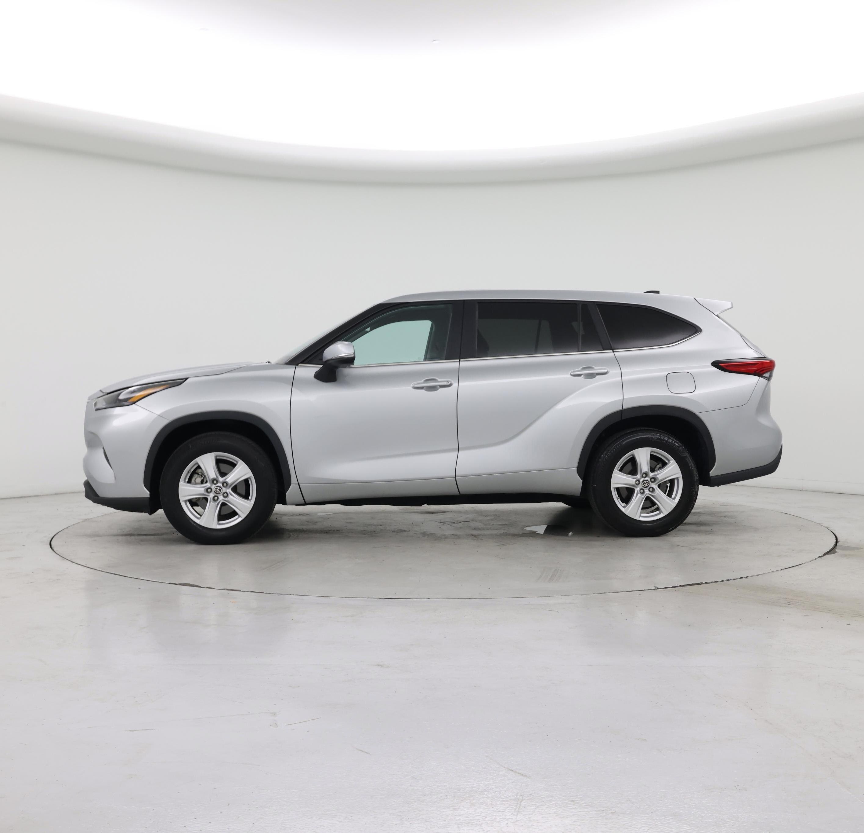 Thumbnail: 2023 Toyota Highlander - 3