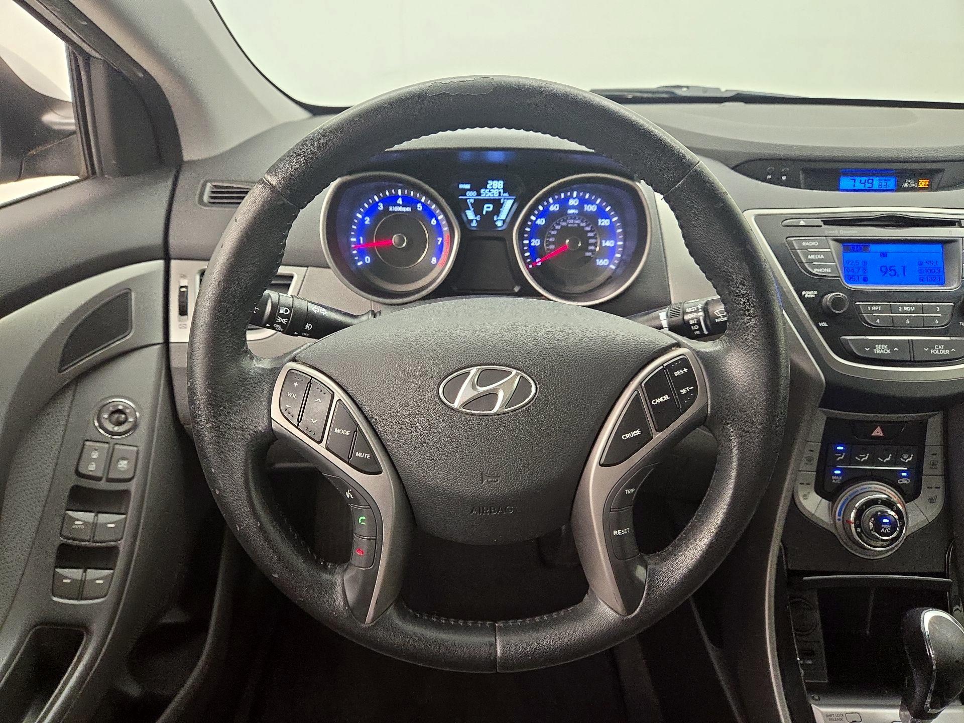 Thumbnail: 2013 Hyundai Elantra - 10