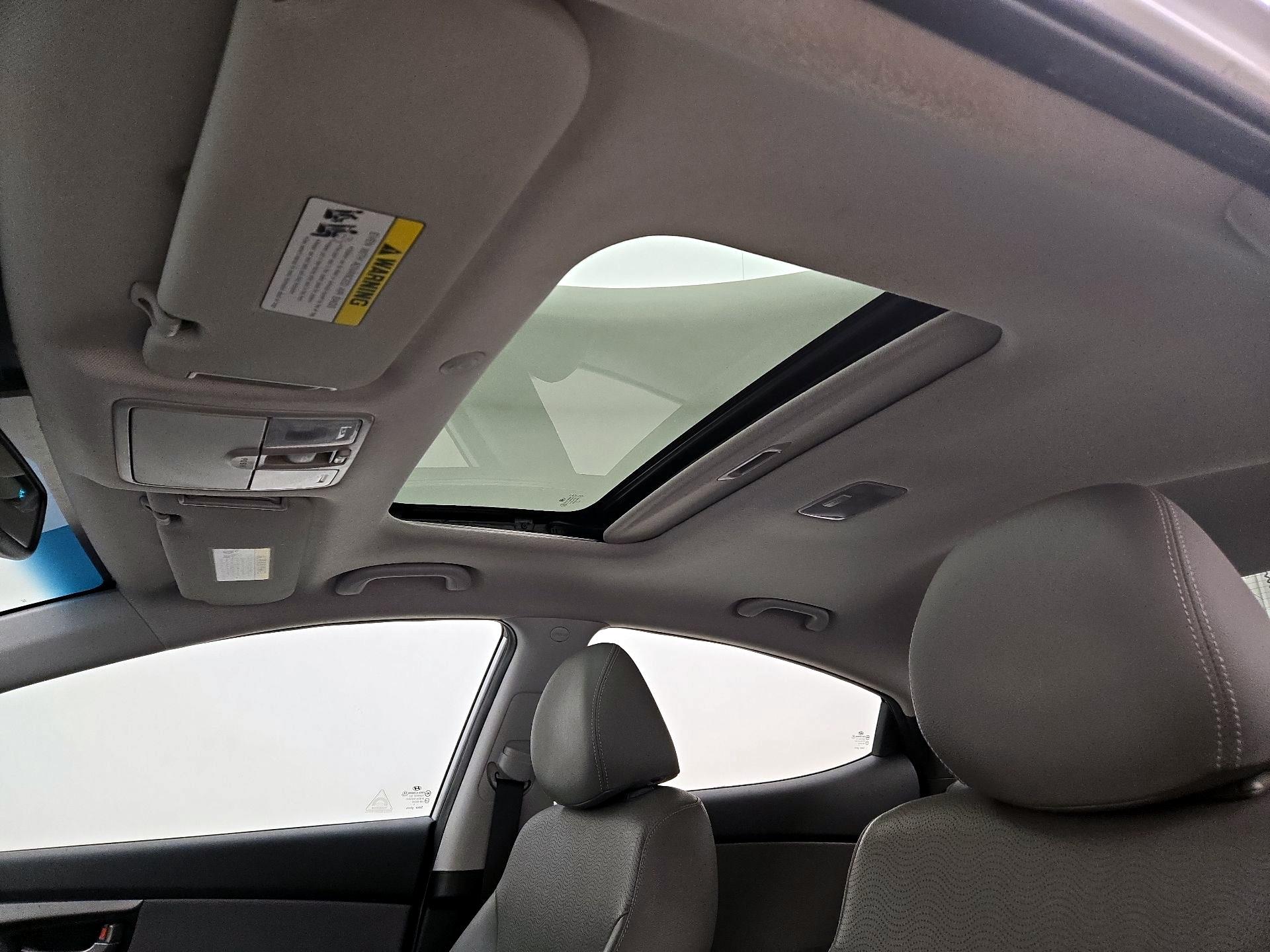 Thumbnail: 2013 Hyundai Elantra - 18