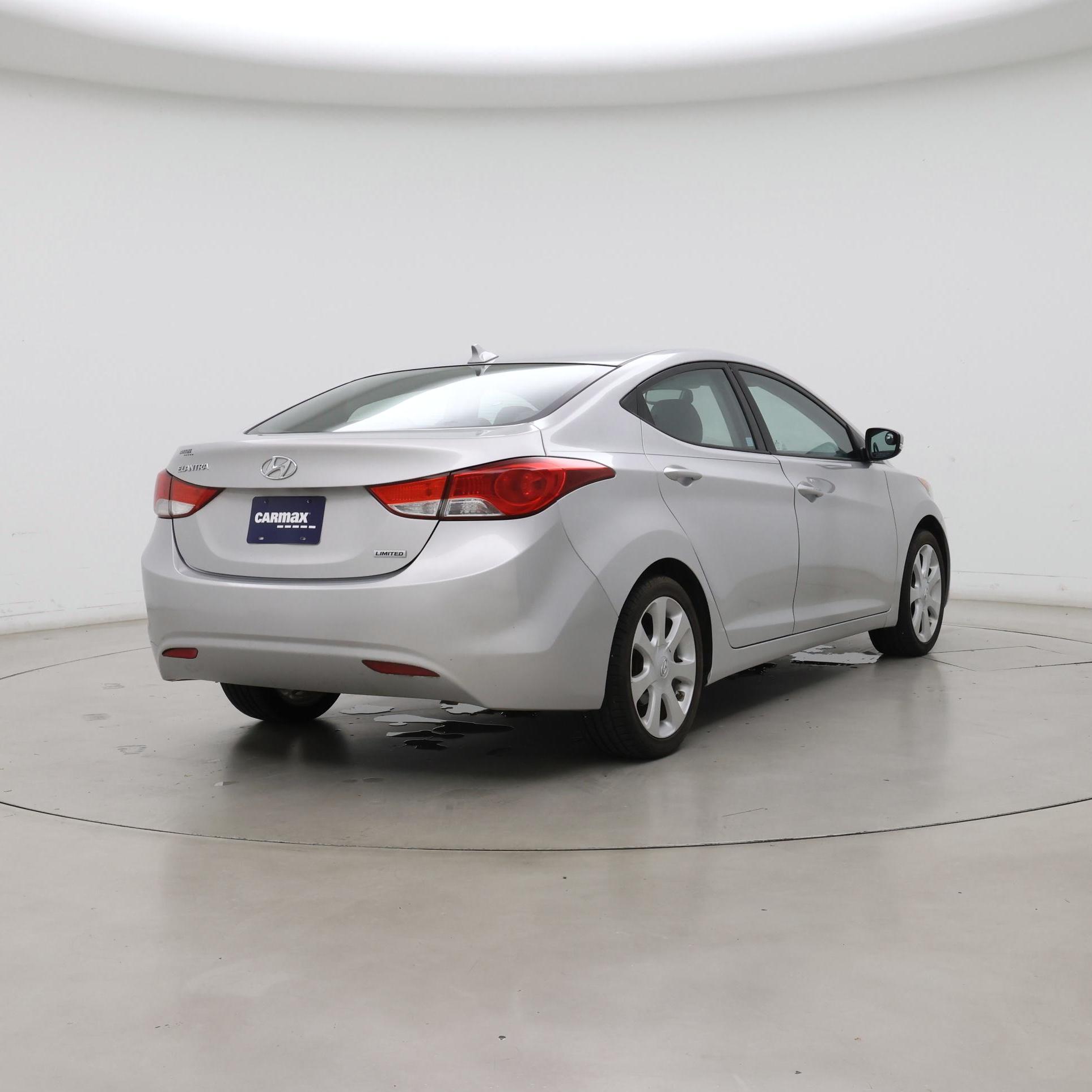 Thumbnail: 2013 Hyundai Elantra - 8