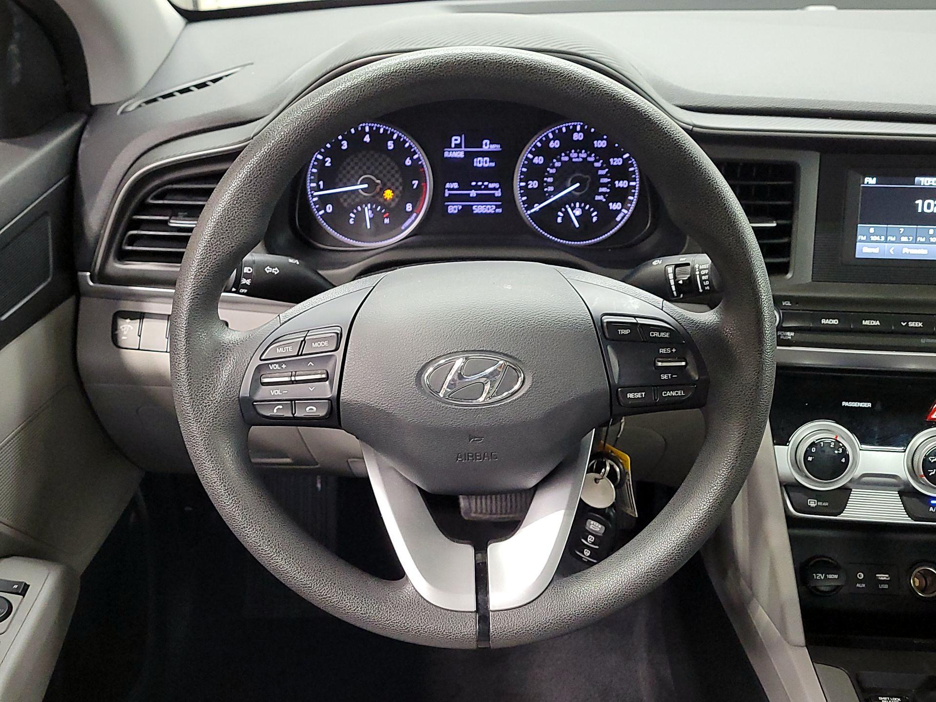 Thumbnail: 2019 Hyundai Elantra - 10