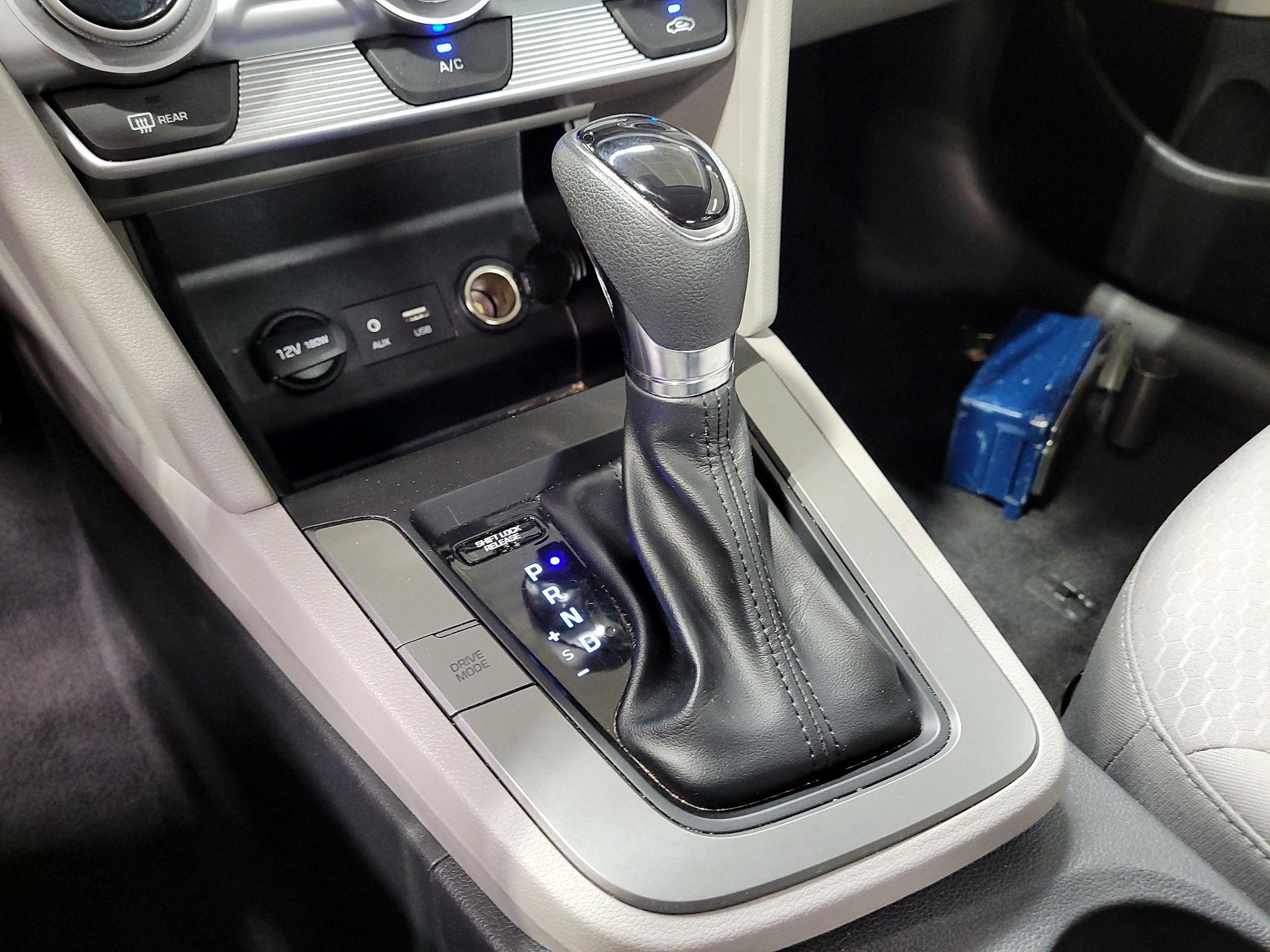 Thumbnail: 2019 Hyundai Elantra - 17