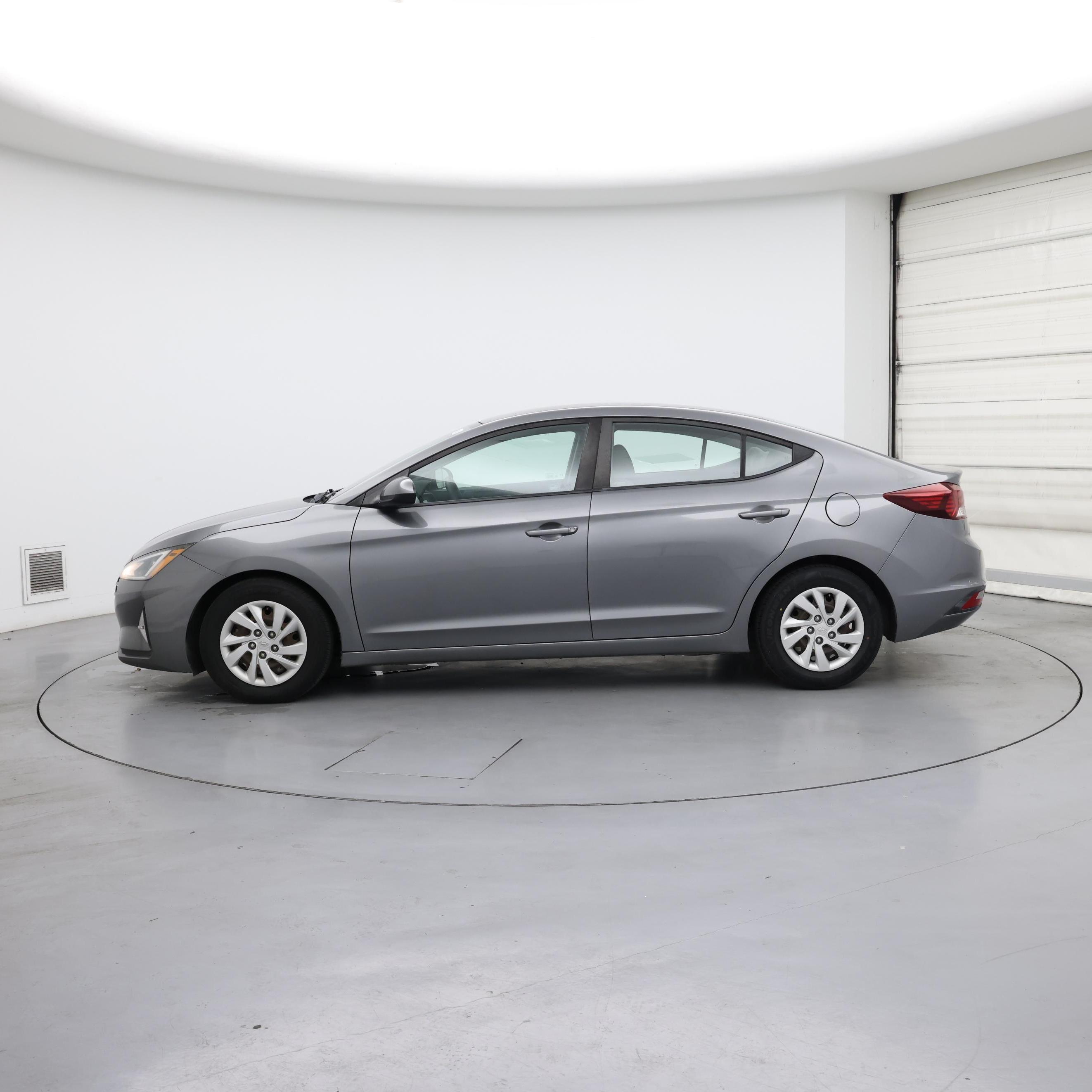 Thumbnail: 2019 Hyundai Elantra - 3