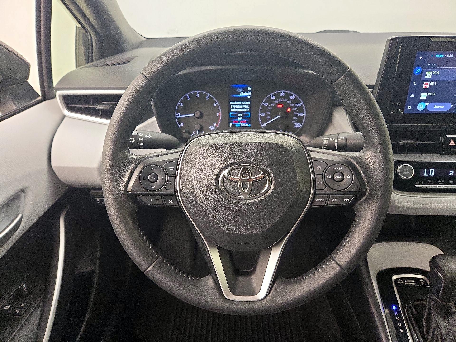 Thumbnail: 2023 Toyota Corolla - 10