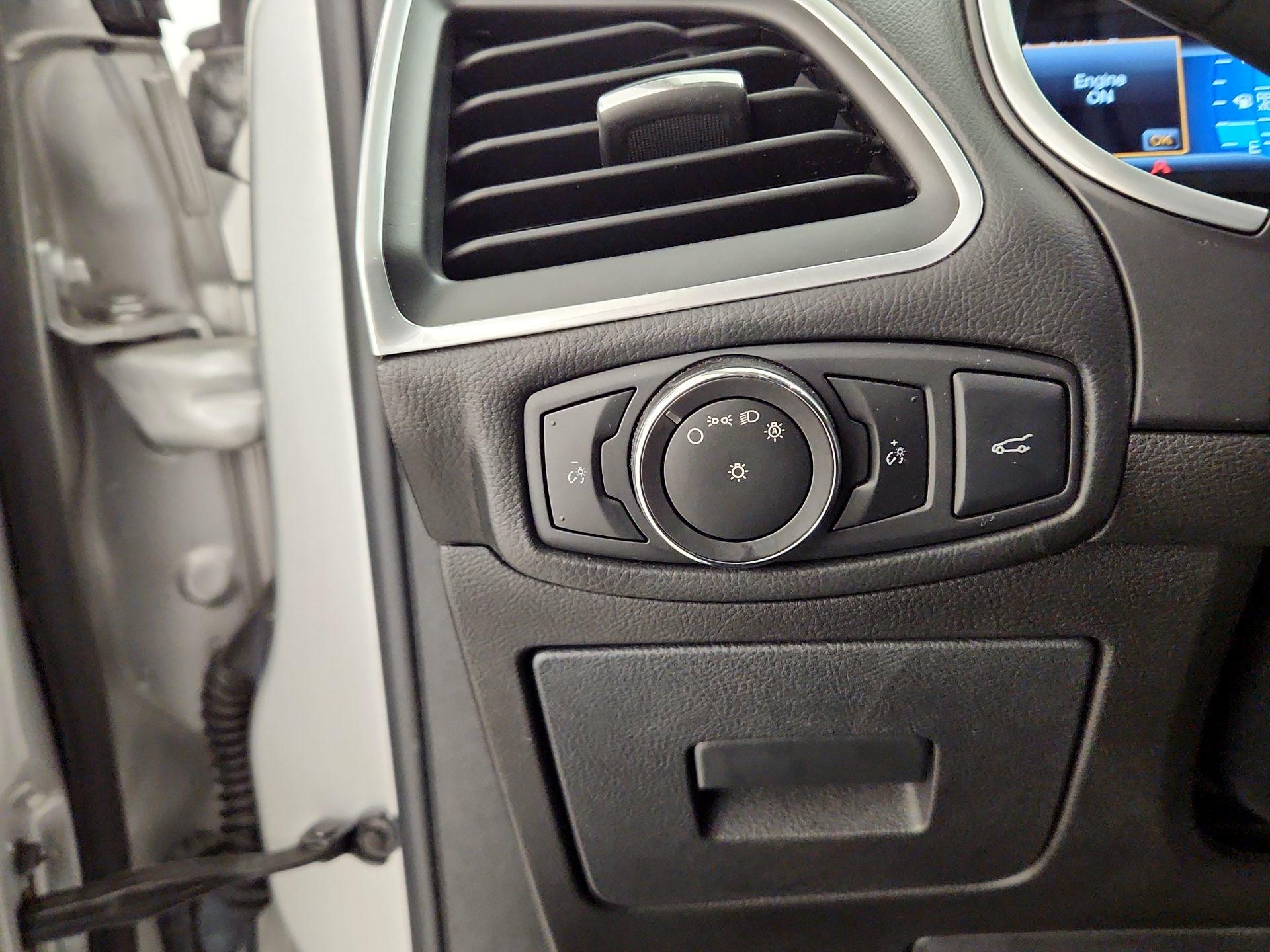 Thumbnail: 2016 Ford Edge - 13