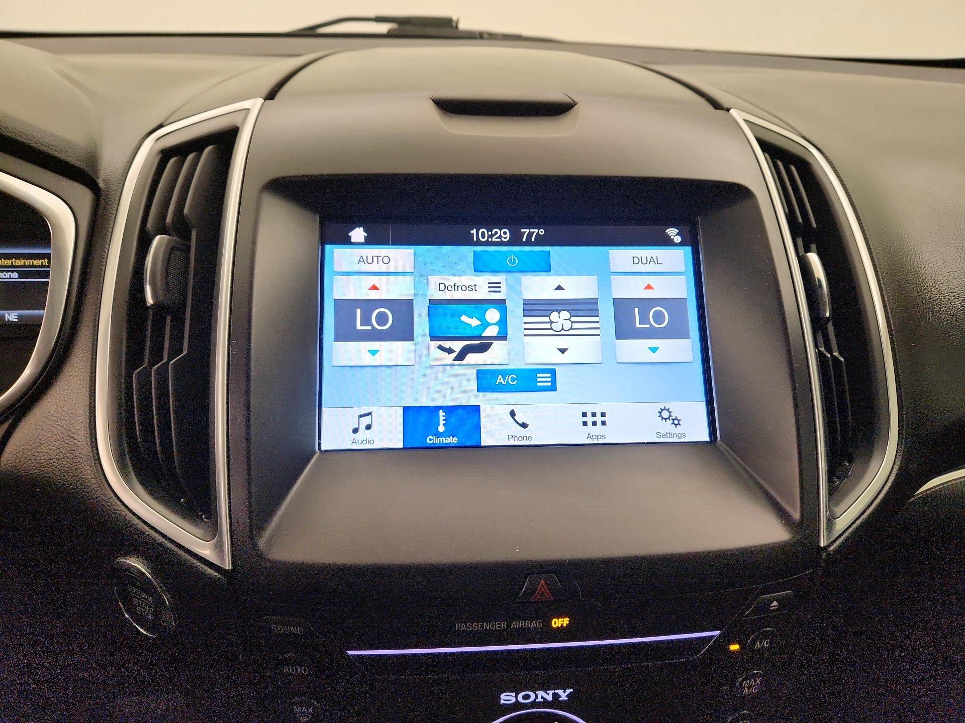 Thumbnail: 2016 Ford Edge - 16