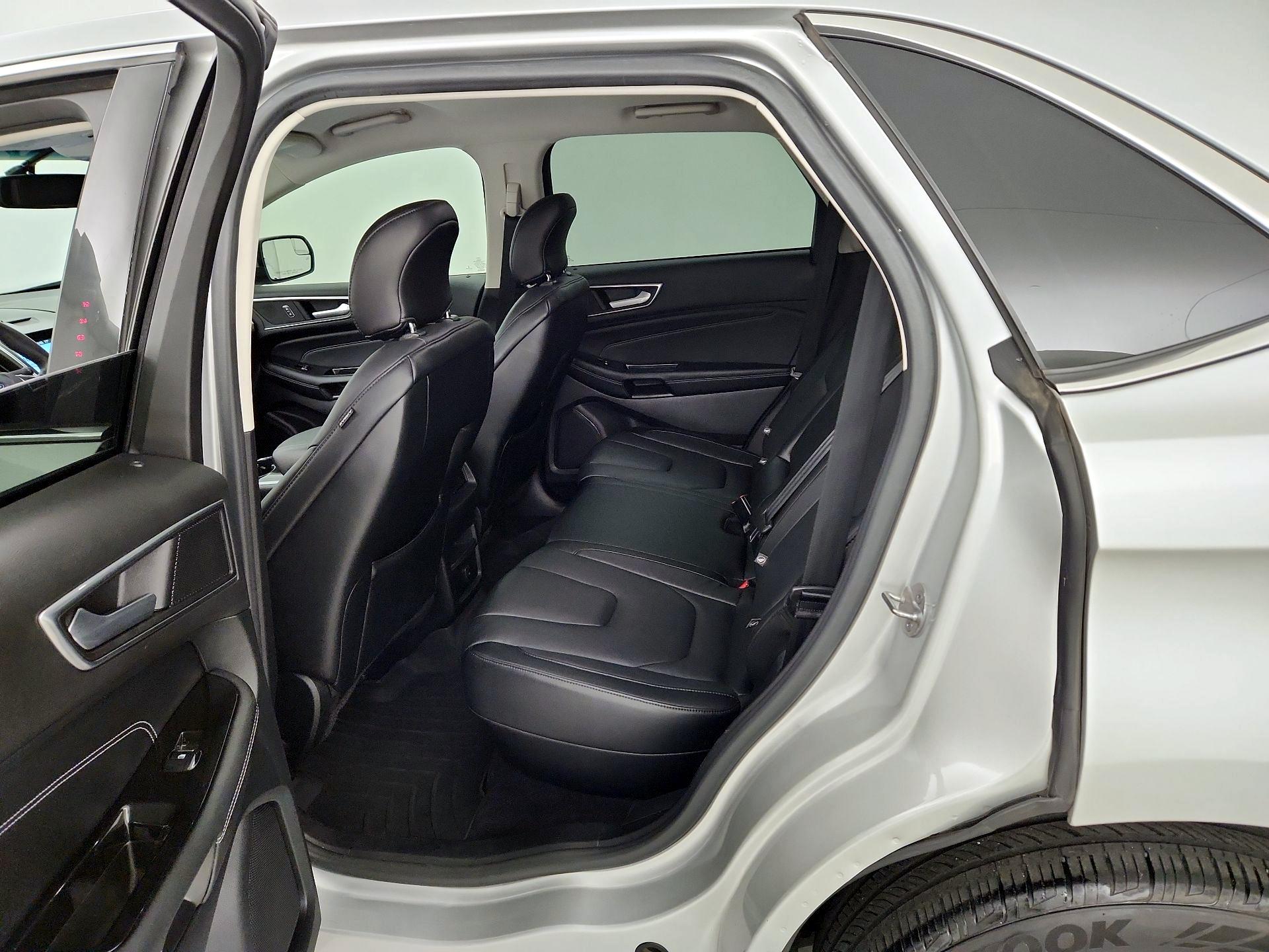 Thumbnail: 2016 Ford Edge - 19