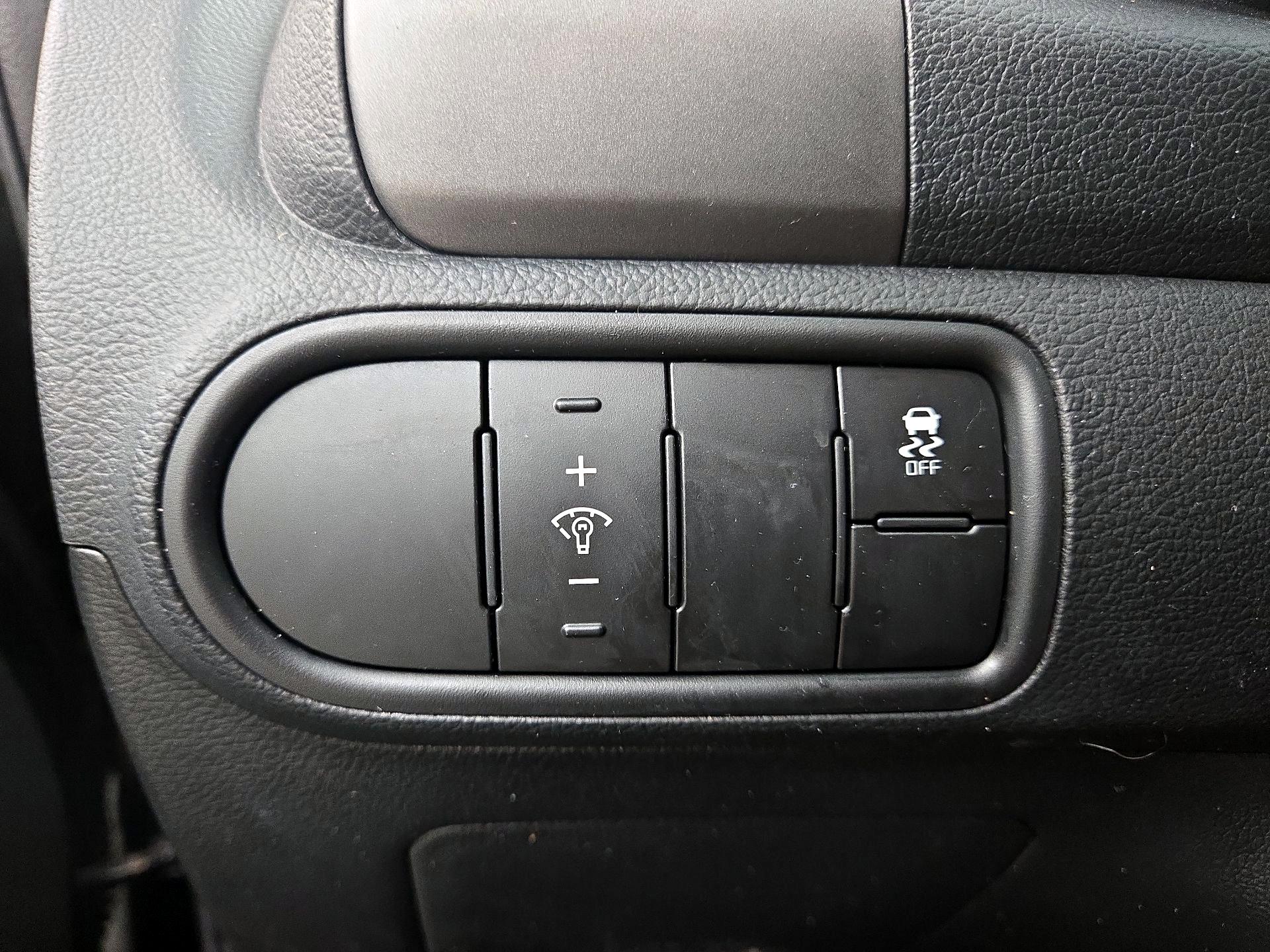 Thumbnail: 2017 Kia Forte - 13