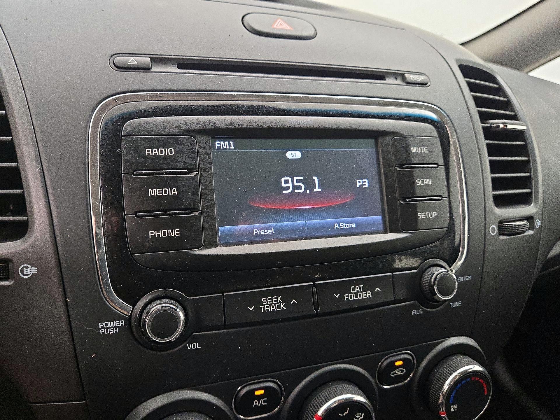 Thumbnail: 2017 Kia Forte - 15