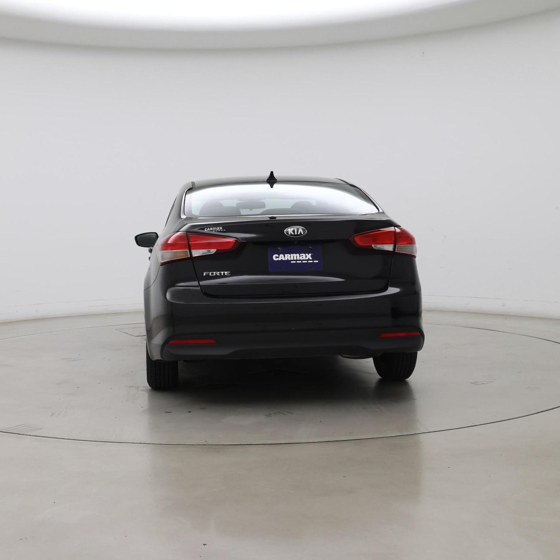 Thumbnail: 2017 Kia Forte - 6