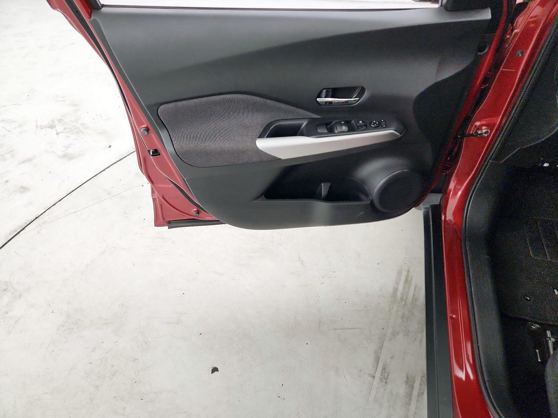Thumbnail: 2019 Nissan Kicks - 12