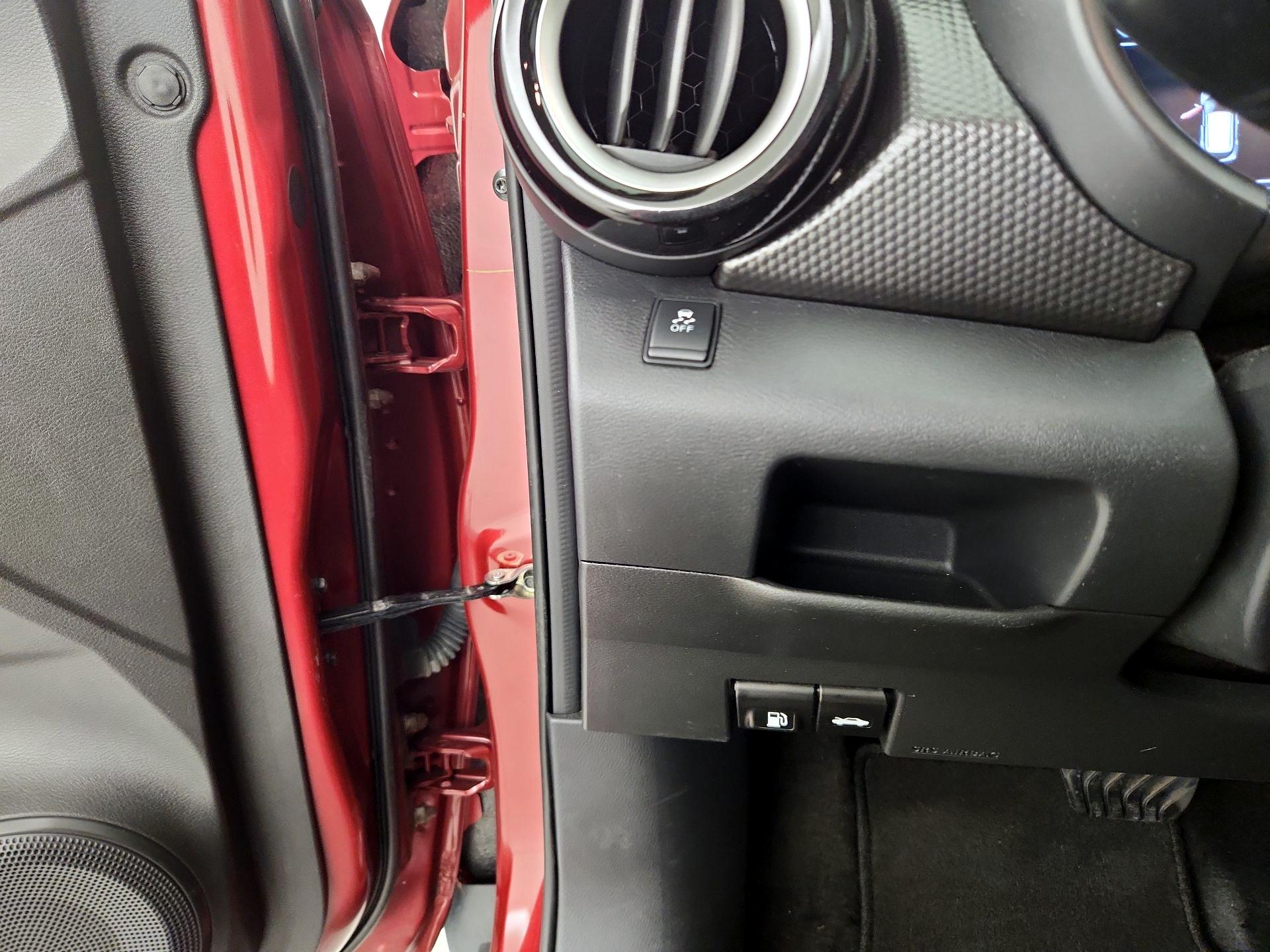 Thumbnail: 2019 Nissan Kicks - 13