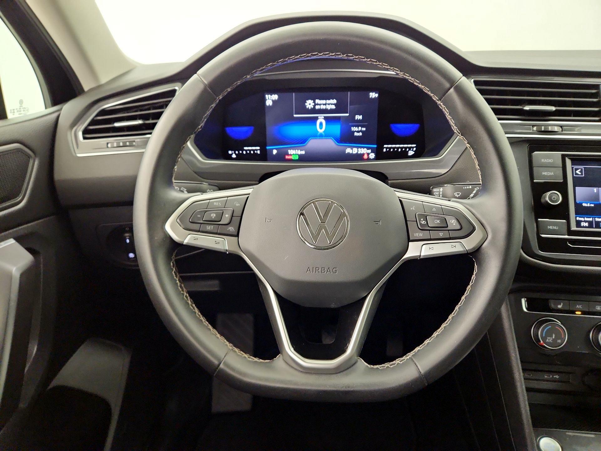 Thumbnail: 2023 Volkswagen Tiguan - 10