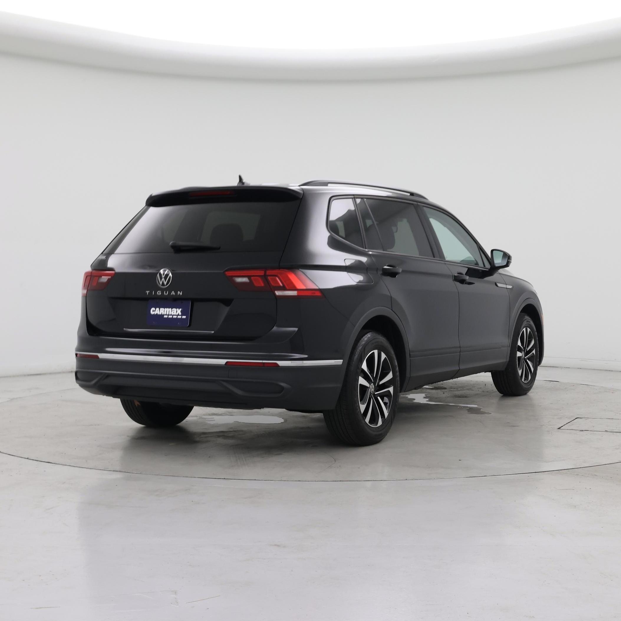 Thumbnail: 2023 Volkswagen Tiguan - 8