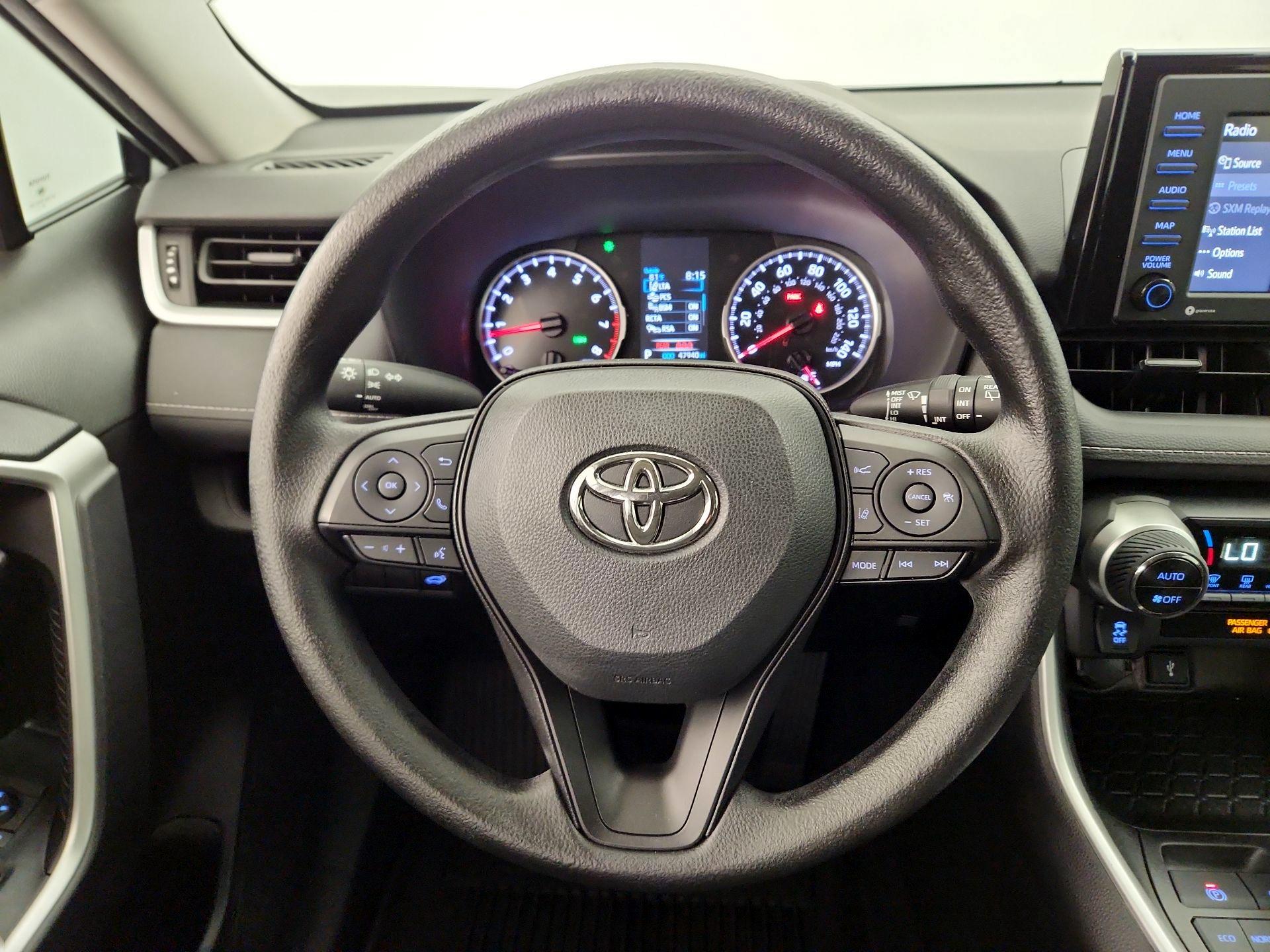Thumbnail: 2022 Toyota RAV4 - 10
