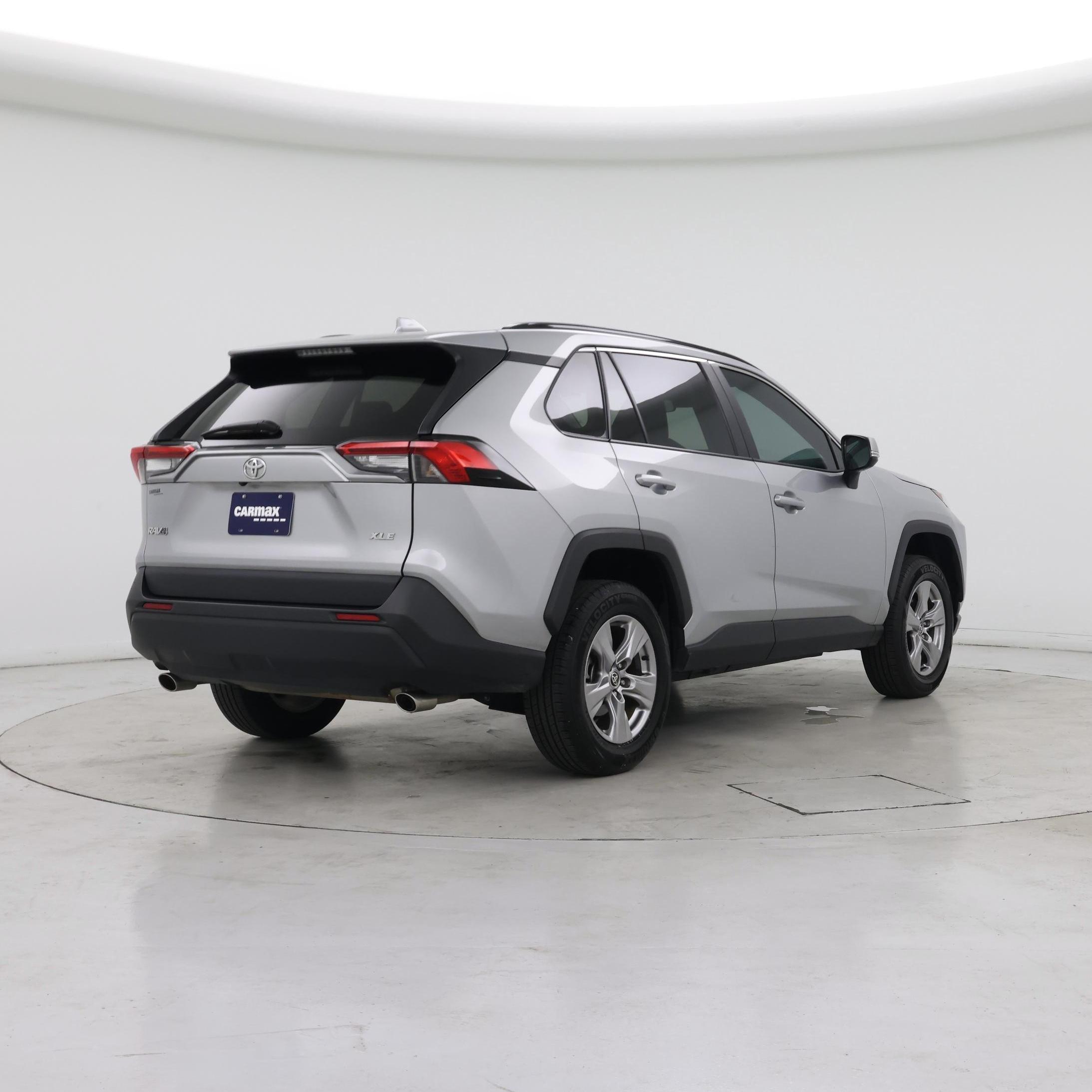 Thumbnail: 2022 Toyota RAV4 - 8