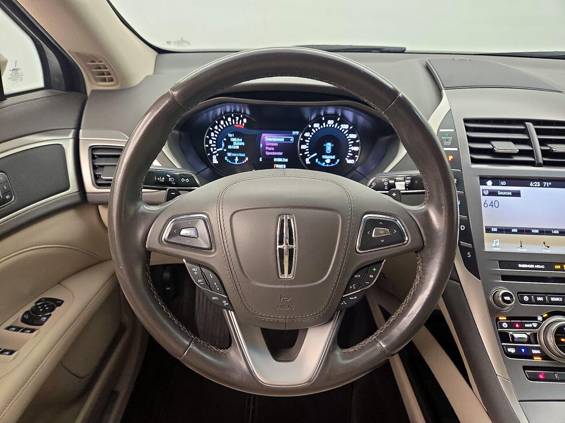 Thumbnail: 2017 Lincoln MKZ - 10
