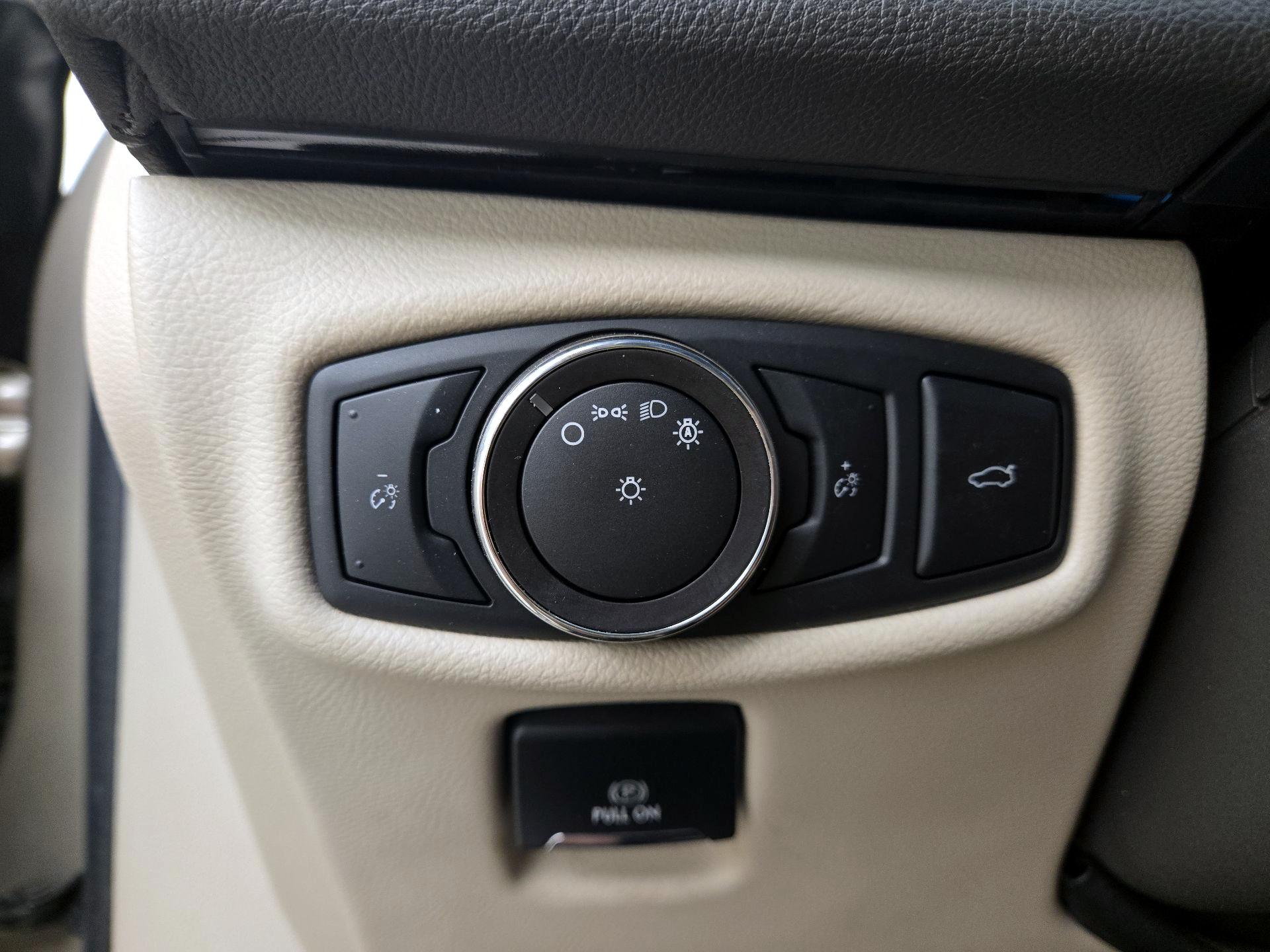 Thumbnail: 2017 Lincoln MKZ - 13