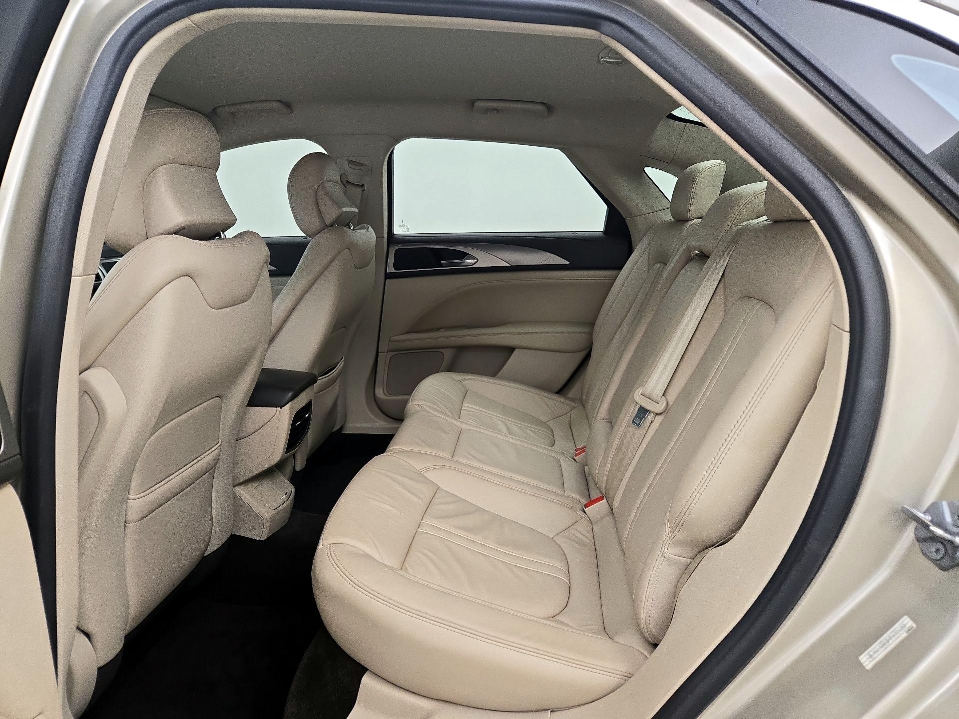 Thumbnail: 2017 Lincoln MKZ - 19