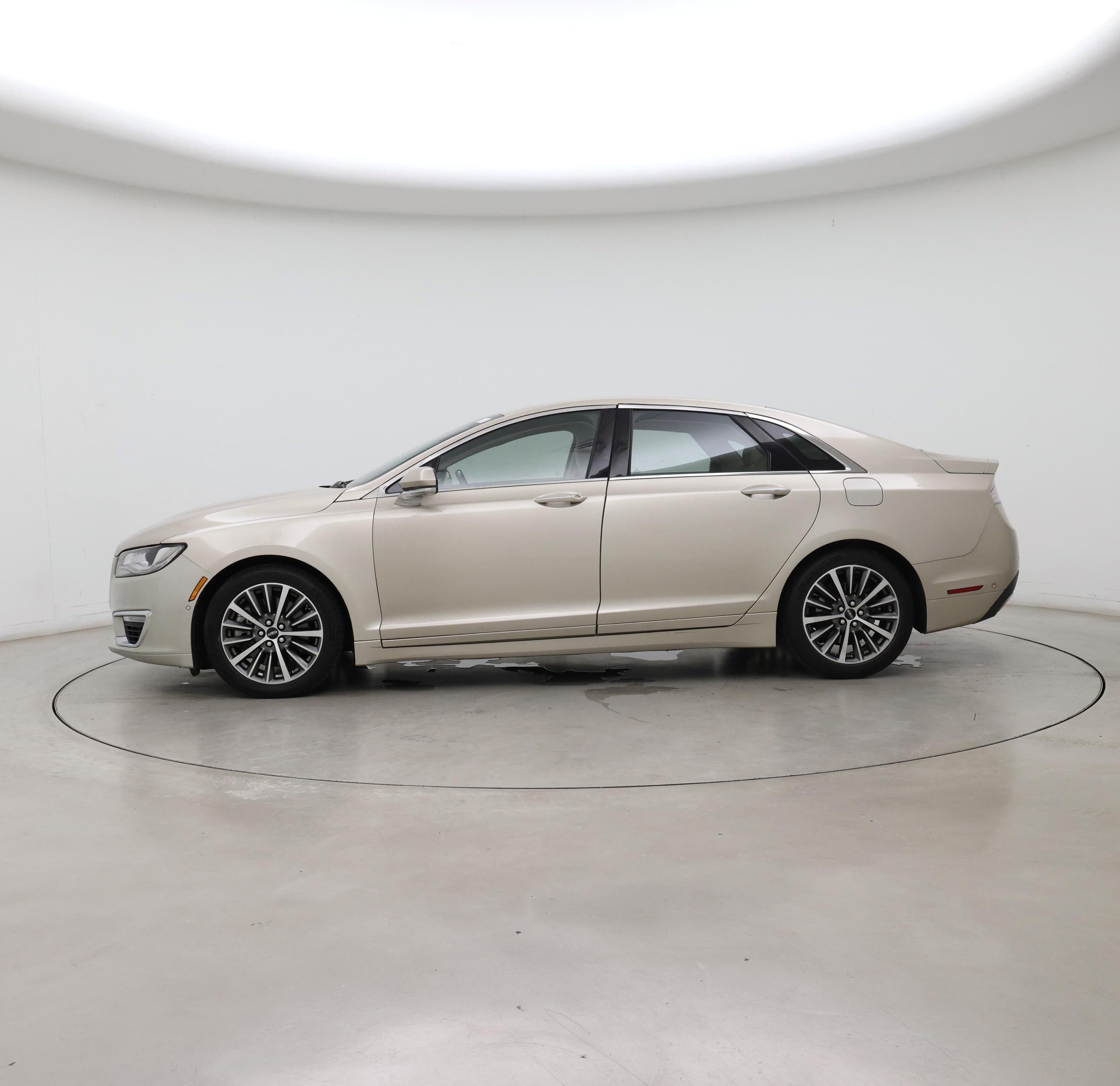 Thumbnail: 2017 Lincoln MKZ - 3
