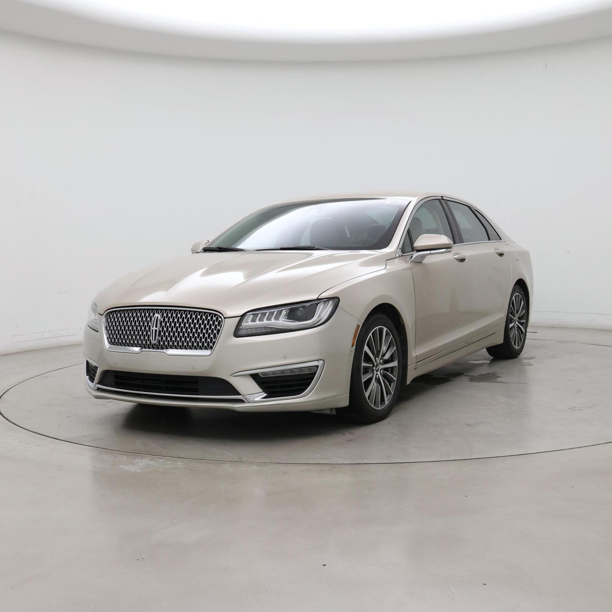 Thumbnail: 2017 Lincoln MKZ - 4