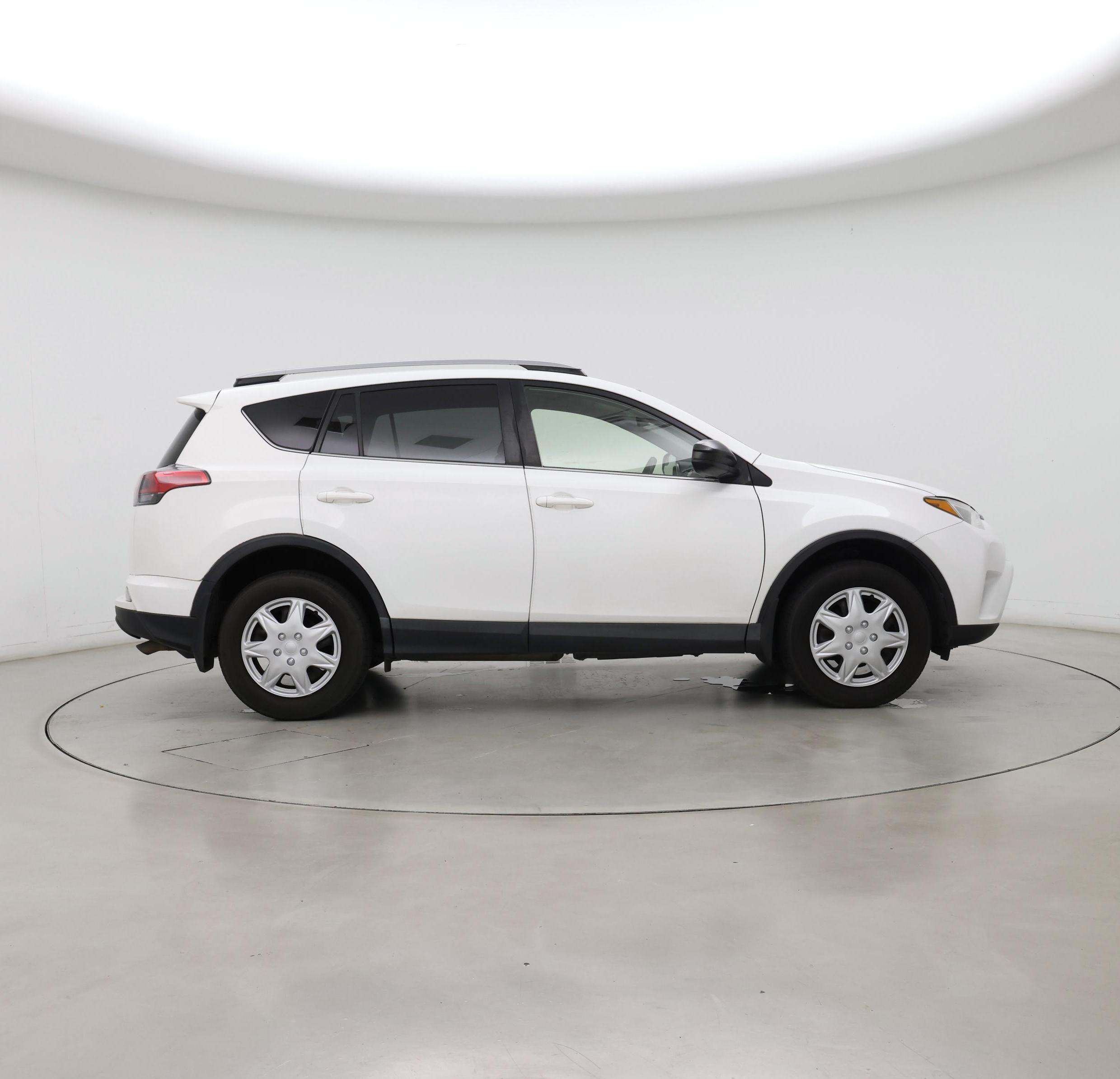 Thumbnail: 2017 Toyota RAV4 - 7