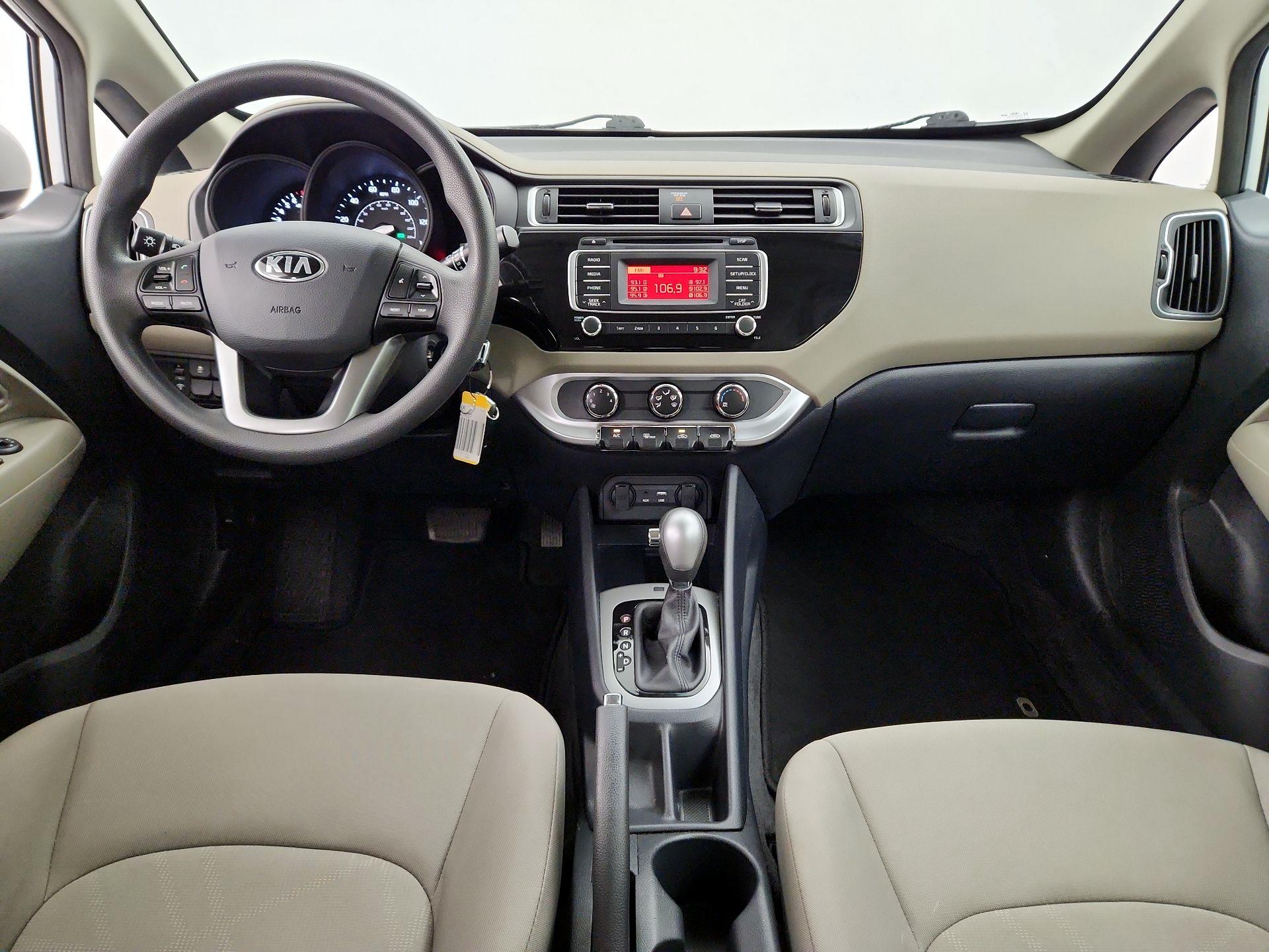 Thumbnail: 2016 Kia Rio5 - 9