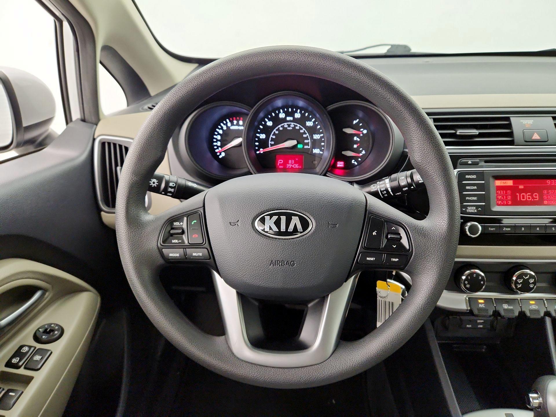 Thumbnail: 2016 Kia Rio5 - 10