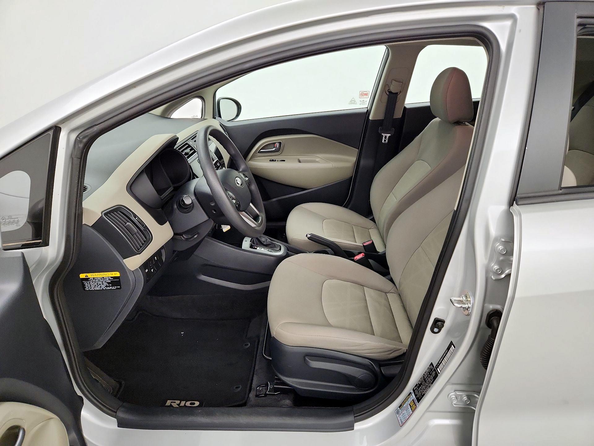 Thumbnail: 2016 Kia Rio5 - 11