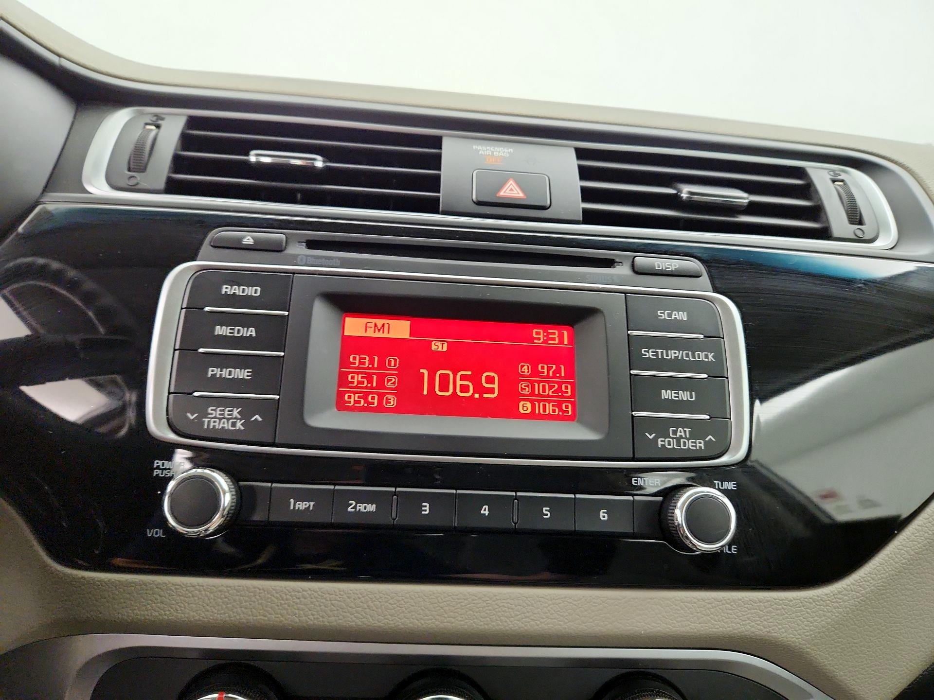 Thumbnail: 2016 Kia Rio5 - 14